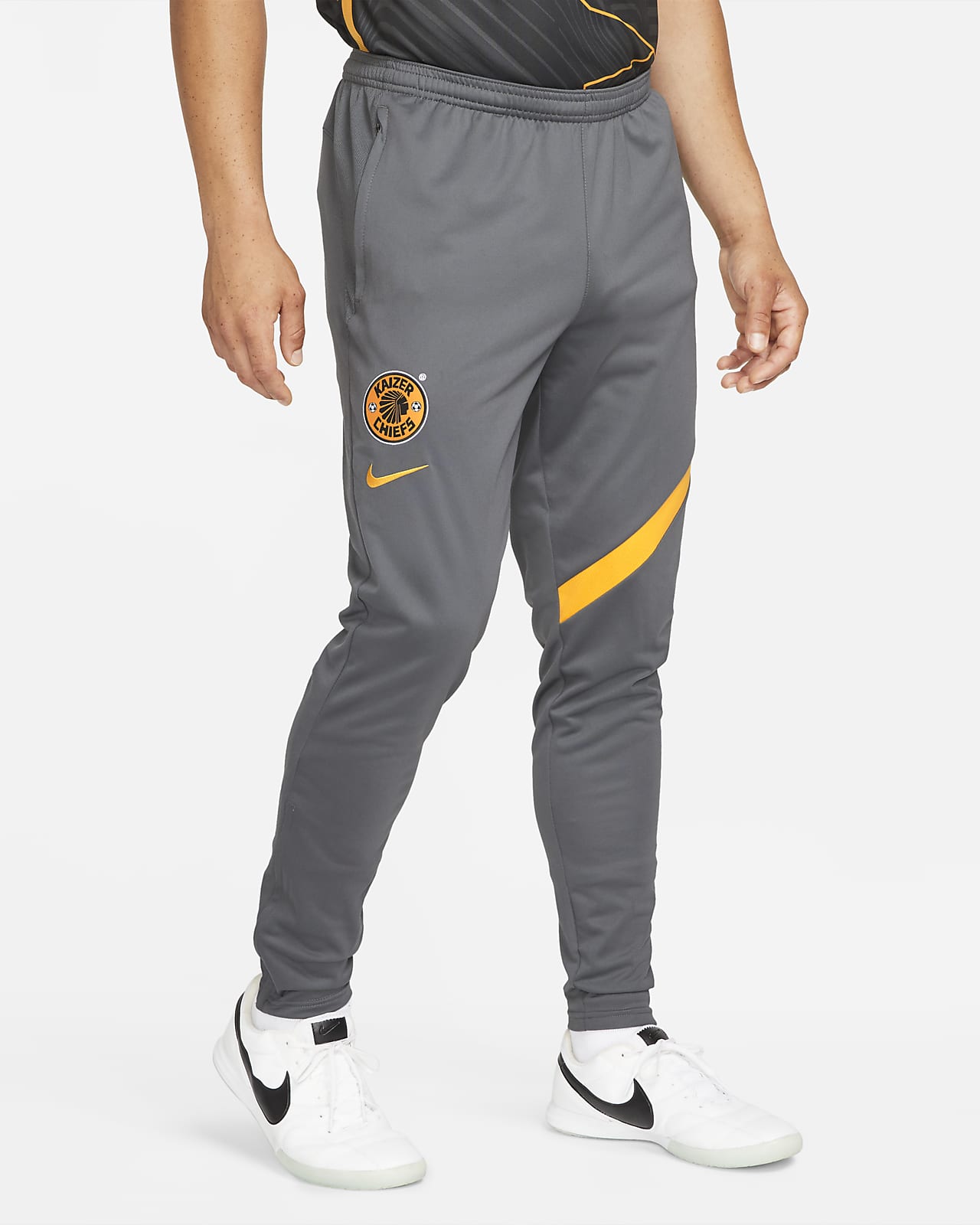 Pantaloni da calcio Nike Dri-FIT Kaizer Chiefs F.C. Academy Pro - Uomo. Nike  IT