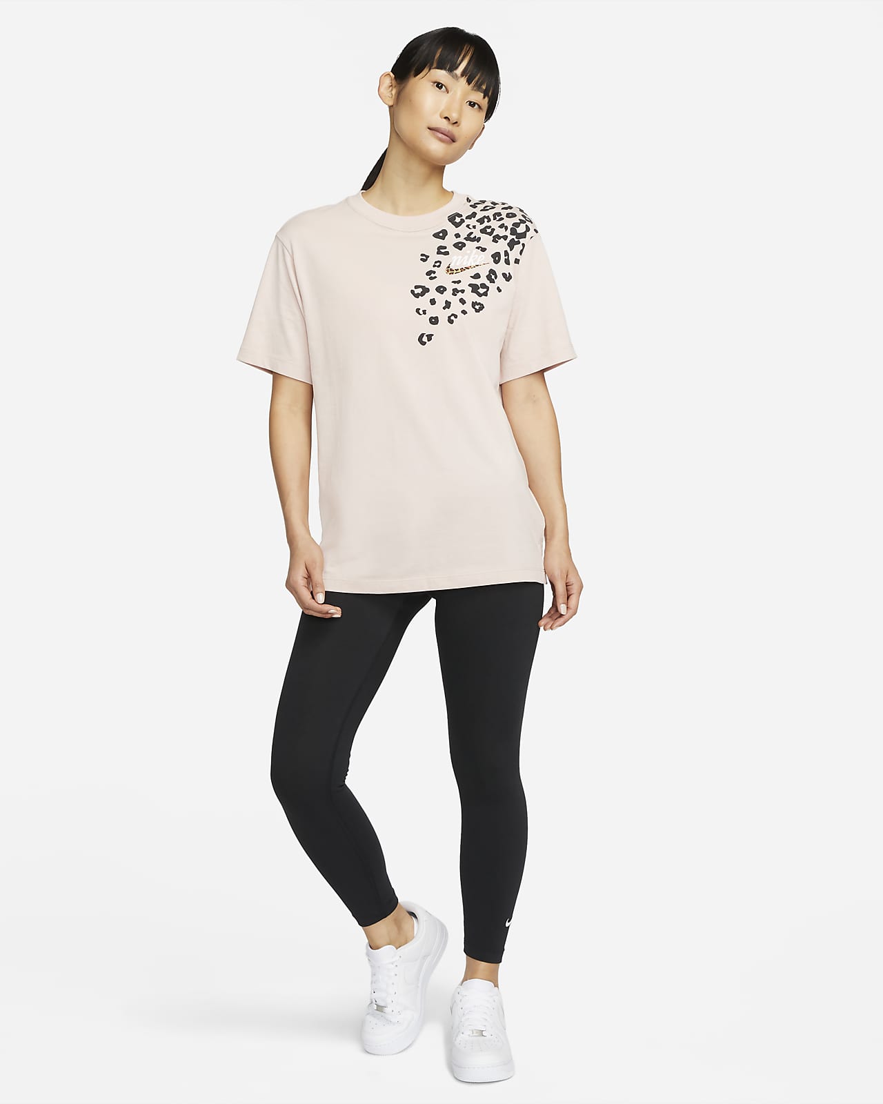 Nike boyfriend fit tee Clearance