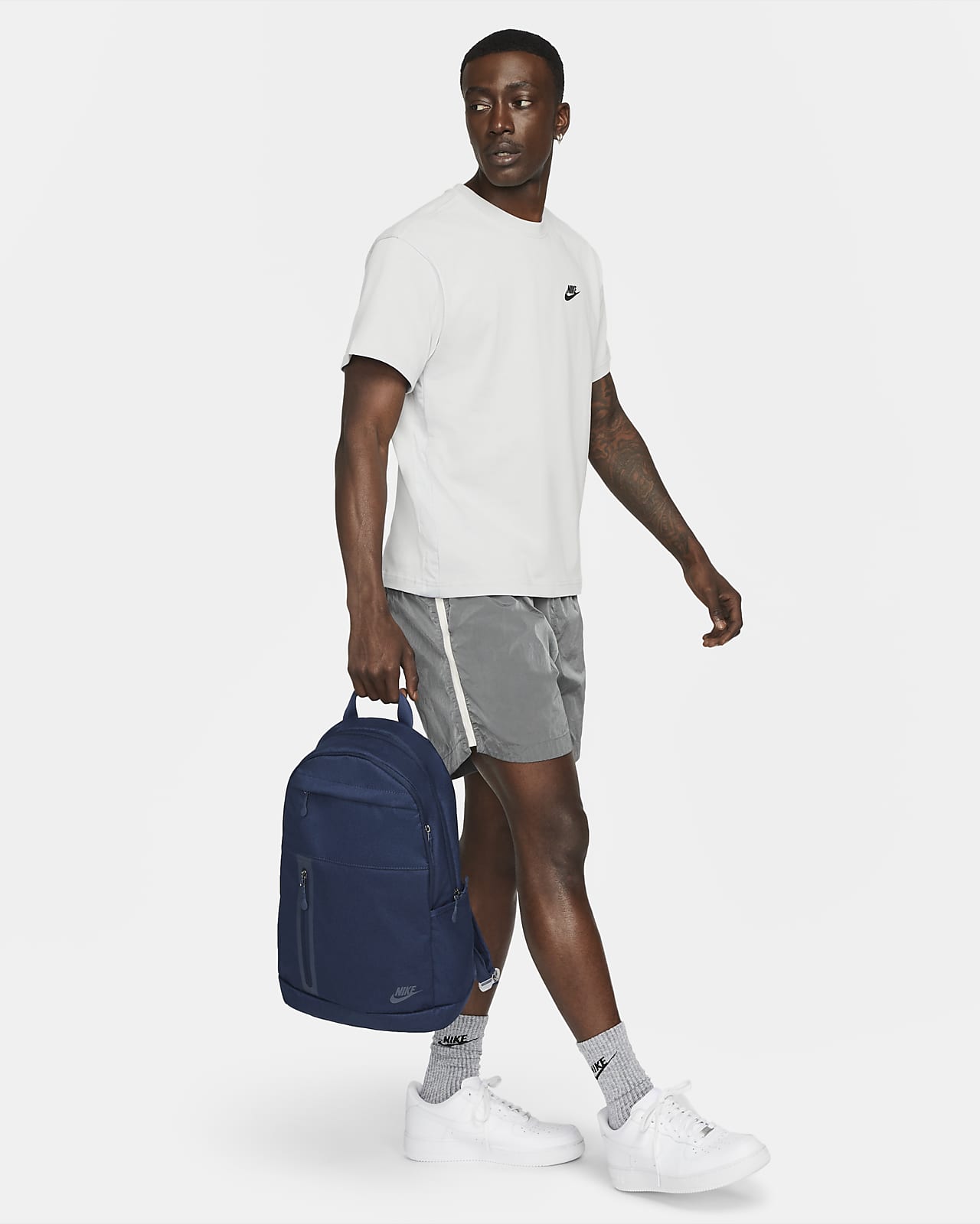 Nike Premium Backpack (21L). Nike CH