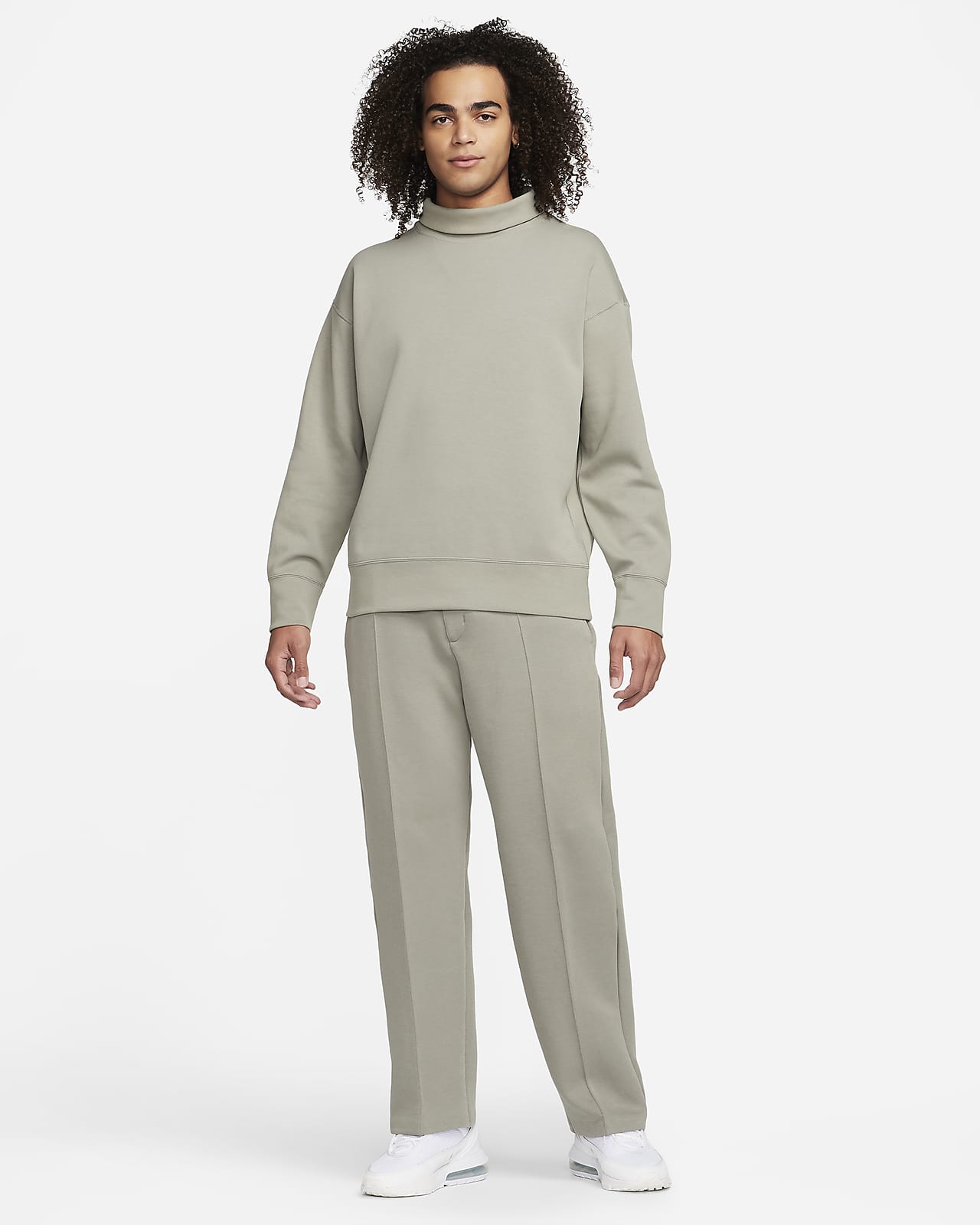 Nike Sportswear Tech Fleece Re-Imagined Men's Oversized Turtleneck  Sweatshirt. Nike LU