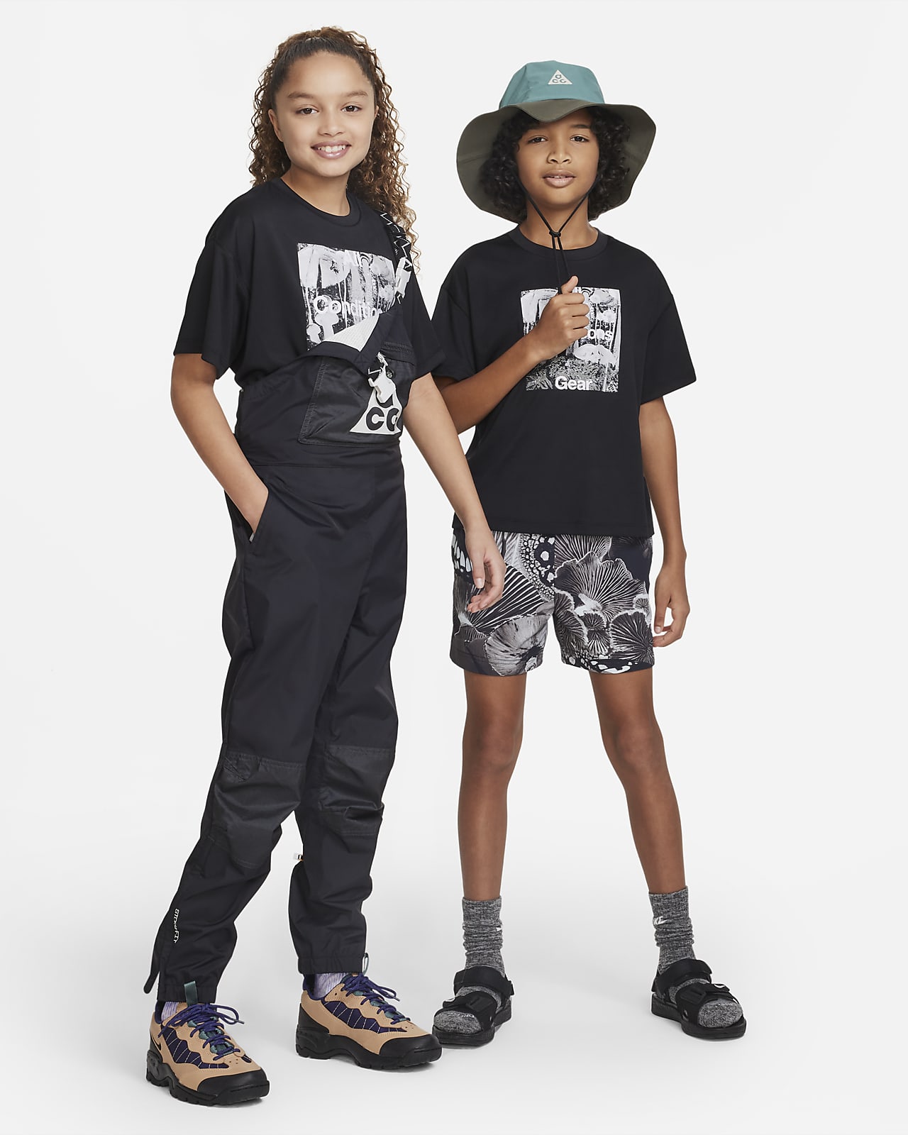 Nike ACG UV Big Kids' Short-Sleeve T-Shirt.