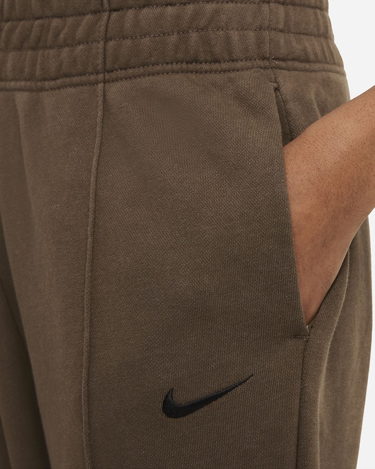 nike sportswear essential collection brown