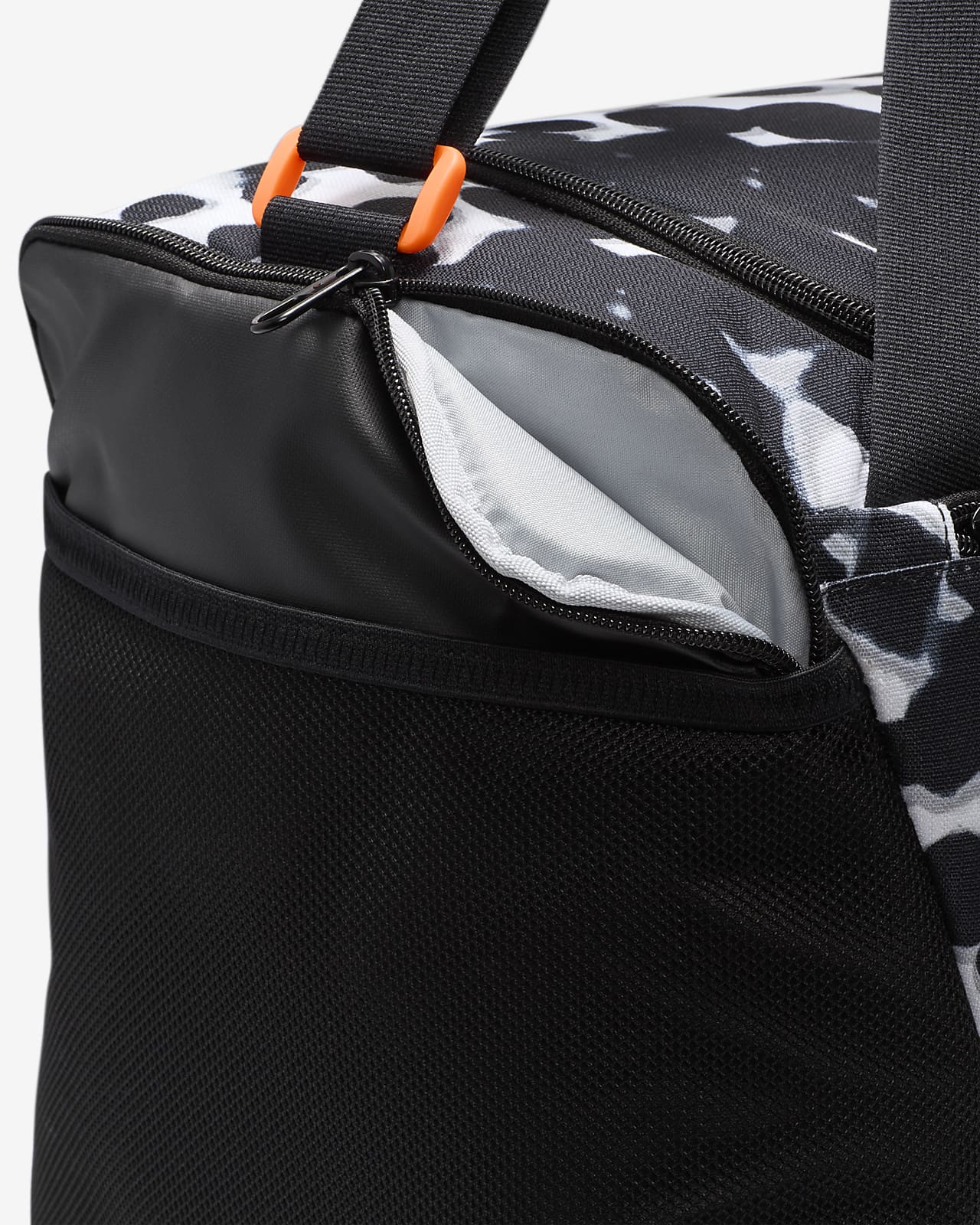 Nike Brasilia 9.5 Training Duffel Bag (Small, 41L). Nike CH