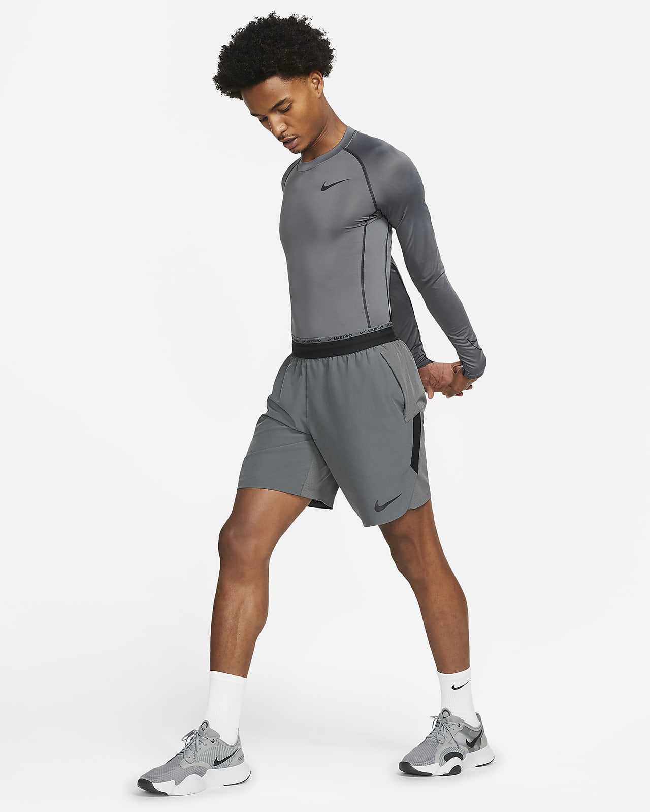 Nike Pro Dri-FIT Men's Tight-Fit Long-Sleeve Top. Nike GB
