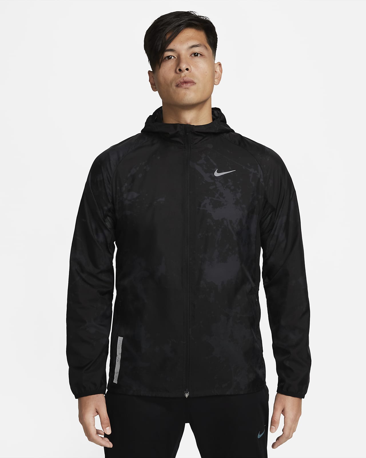 Joseph Banks atleet strijd Nike Repel Run Division Men's Running Jacket. Nike.com