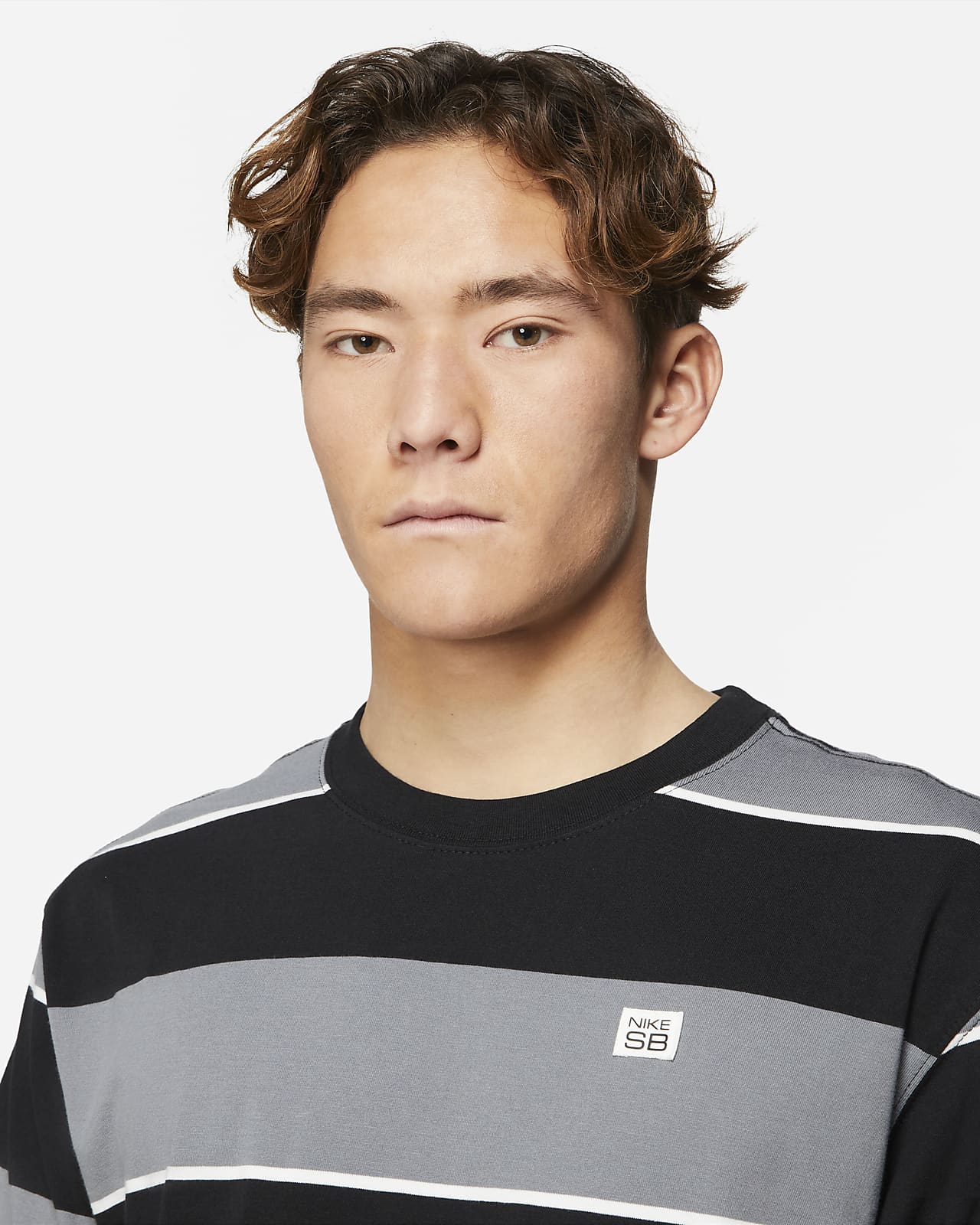Nike Men's Striped T-Shirt. JP