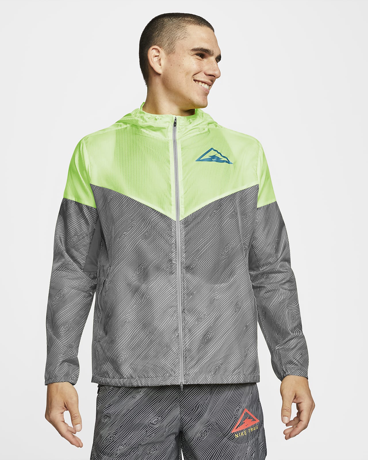 Hooded Trail Running Jacket. Nike 