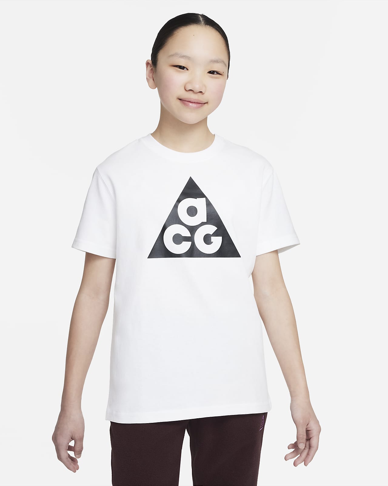 Nike ACG UV Older Kids' Short-Sleeve T-Shirt. Nike DK