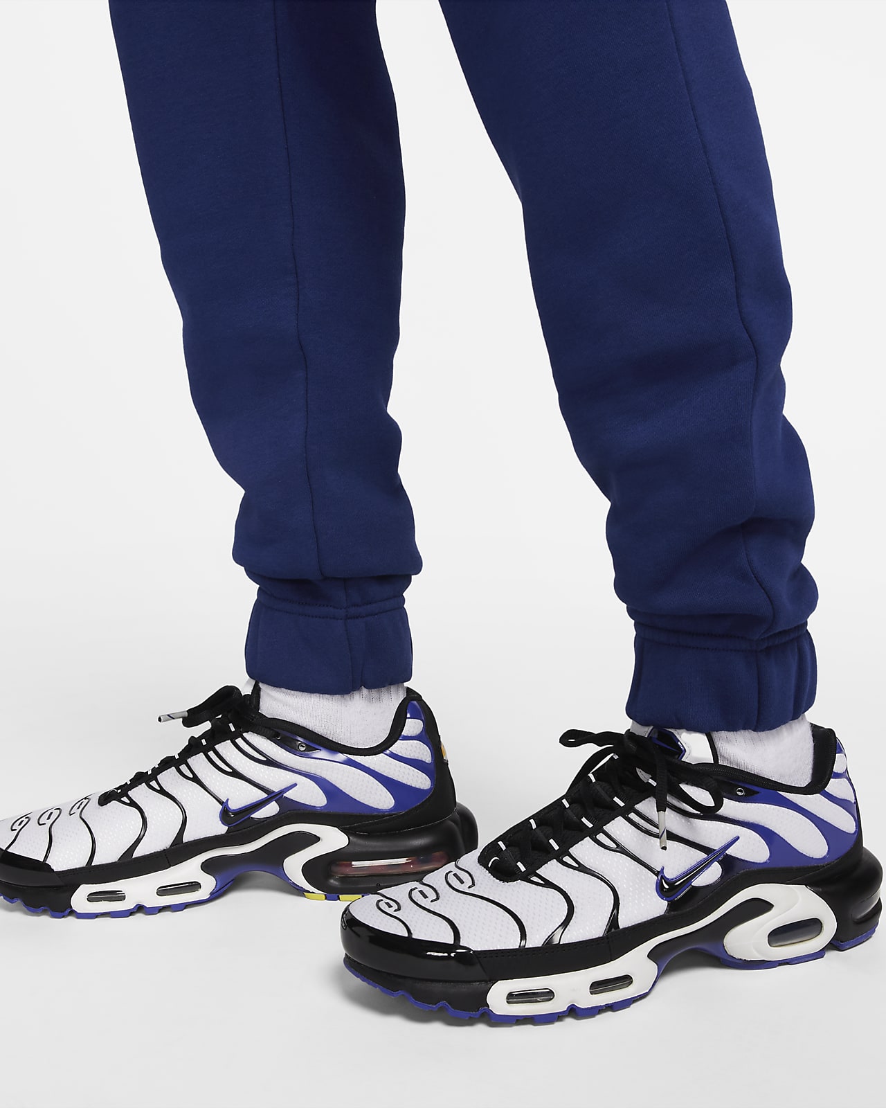 England Men's Fleece Football Pants. Nike DK