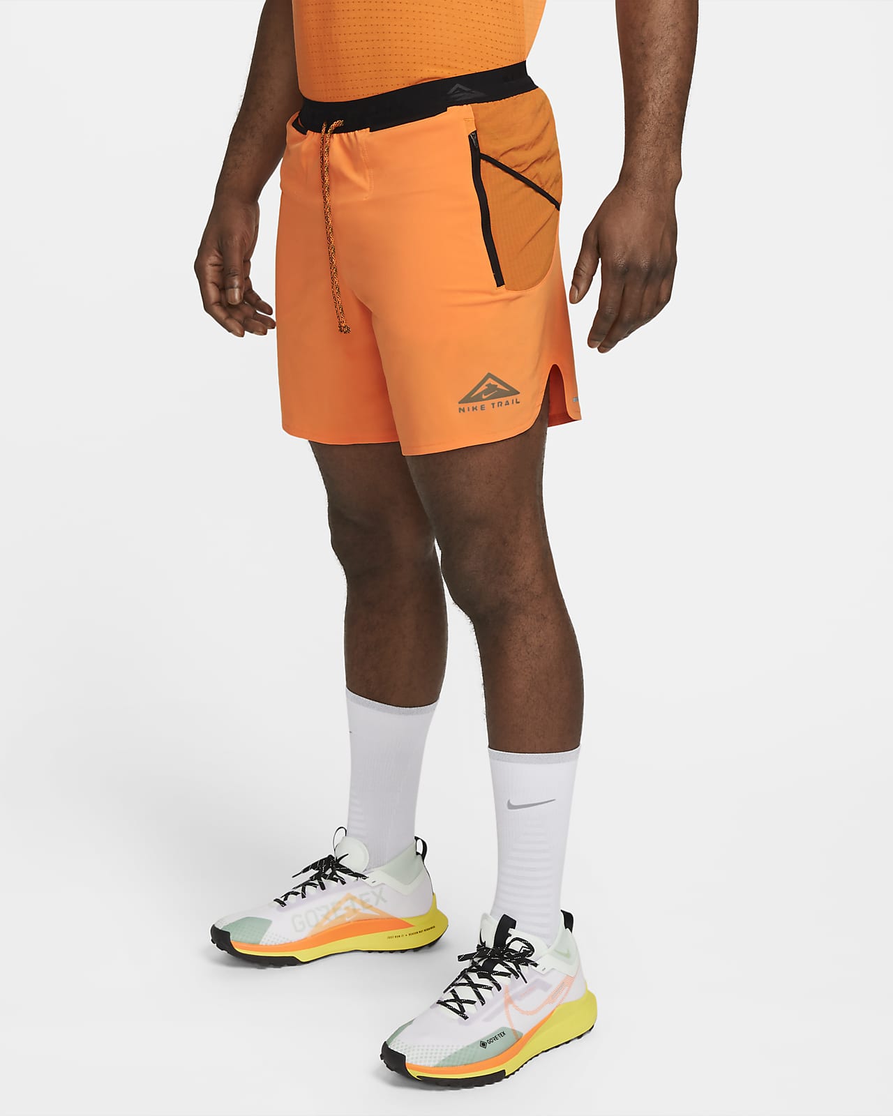 Shorts running con forro de ropa interior Dri-FIT de 18 para hombre Nike Second Sunrise.
