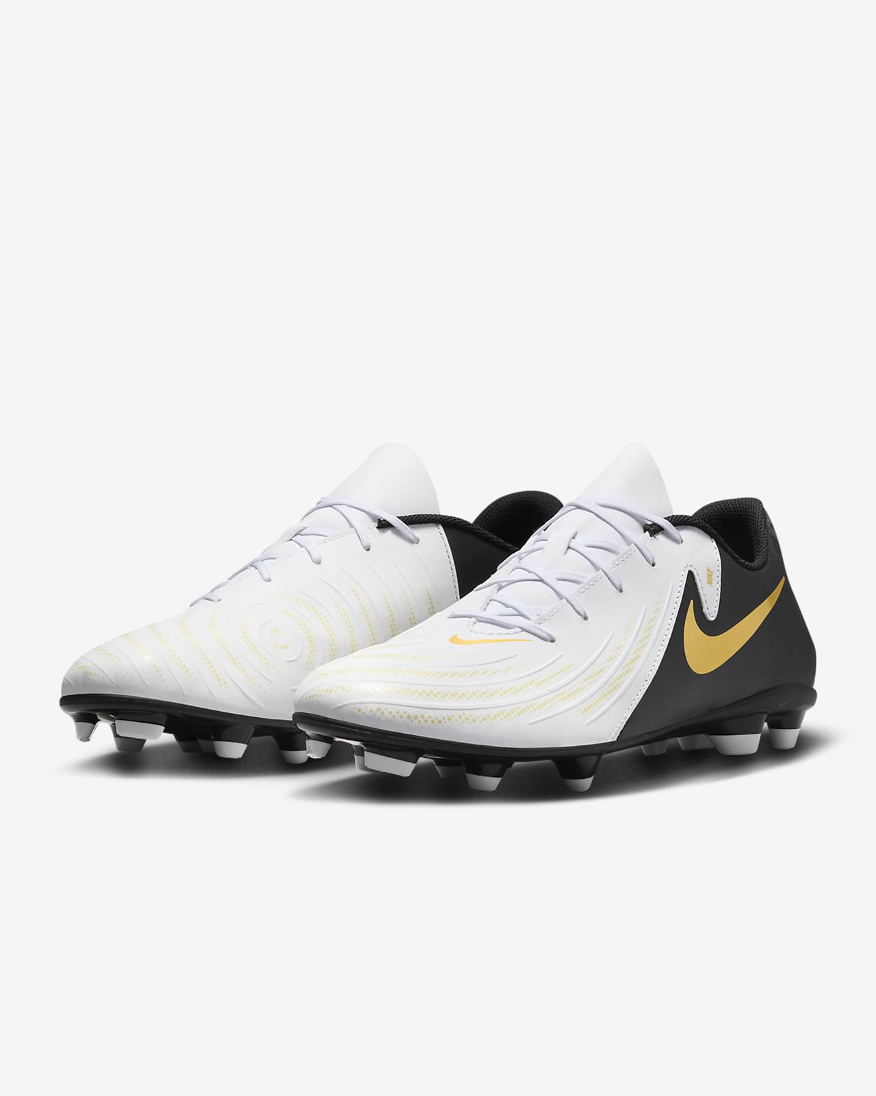 Nike low cheap top boots