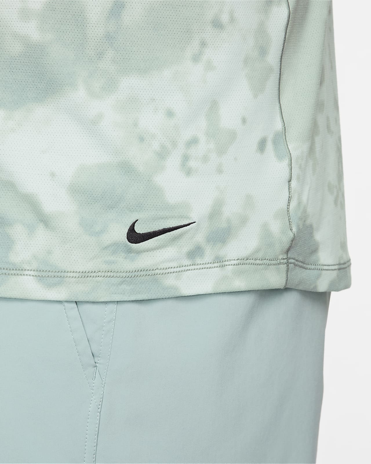 Nike Dri-FIT Mouwloze yogatop met all-over print voor heren. Nike NL