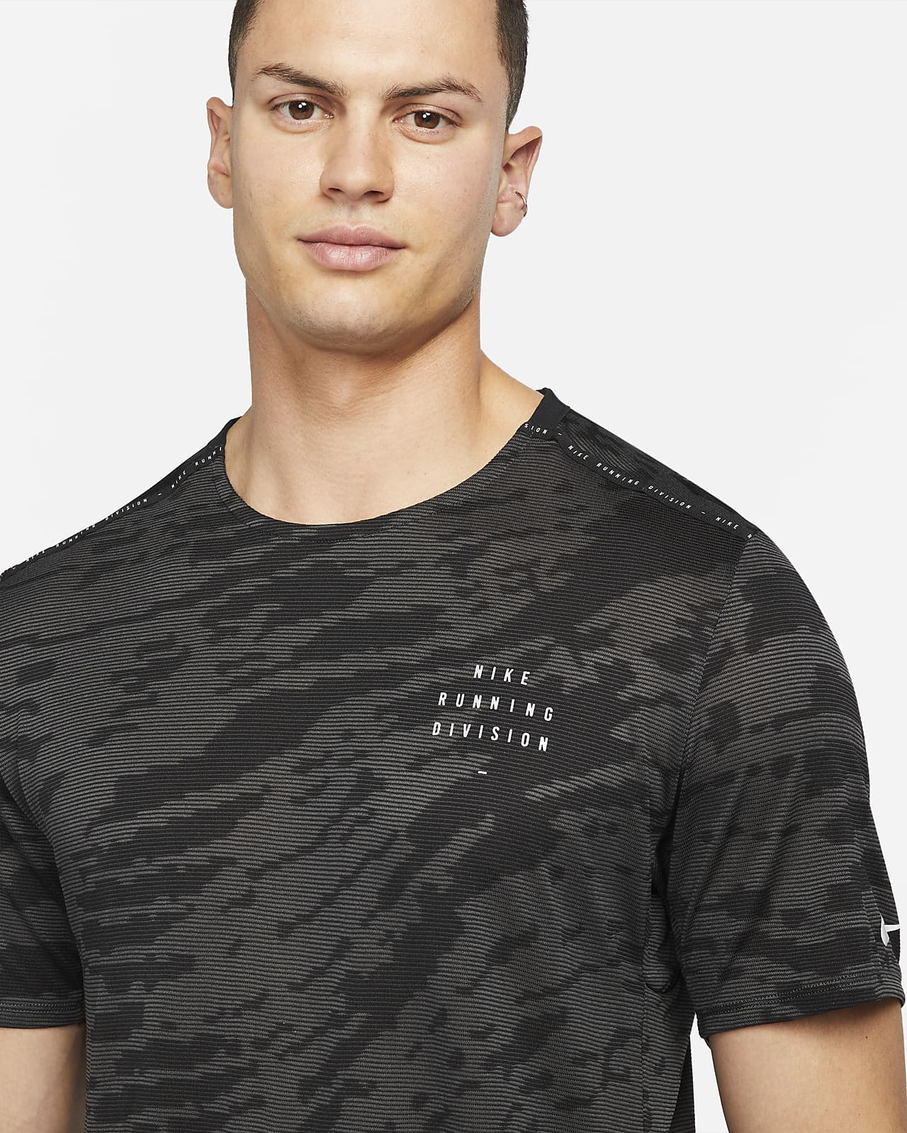 Playera de running de manga corta para hombre Nike Dri-FIT Run Division  Rise 365. Nike.com