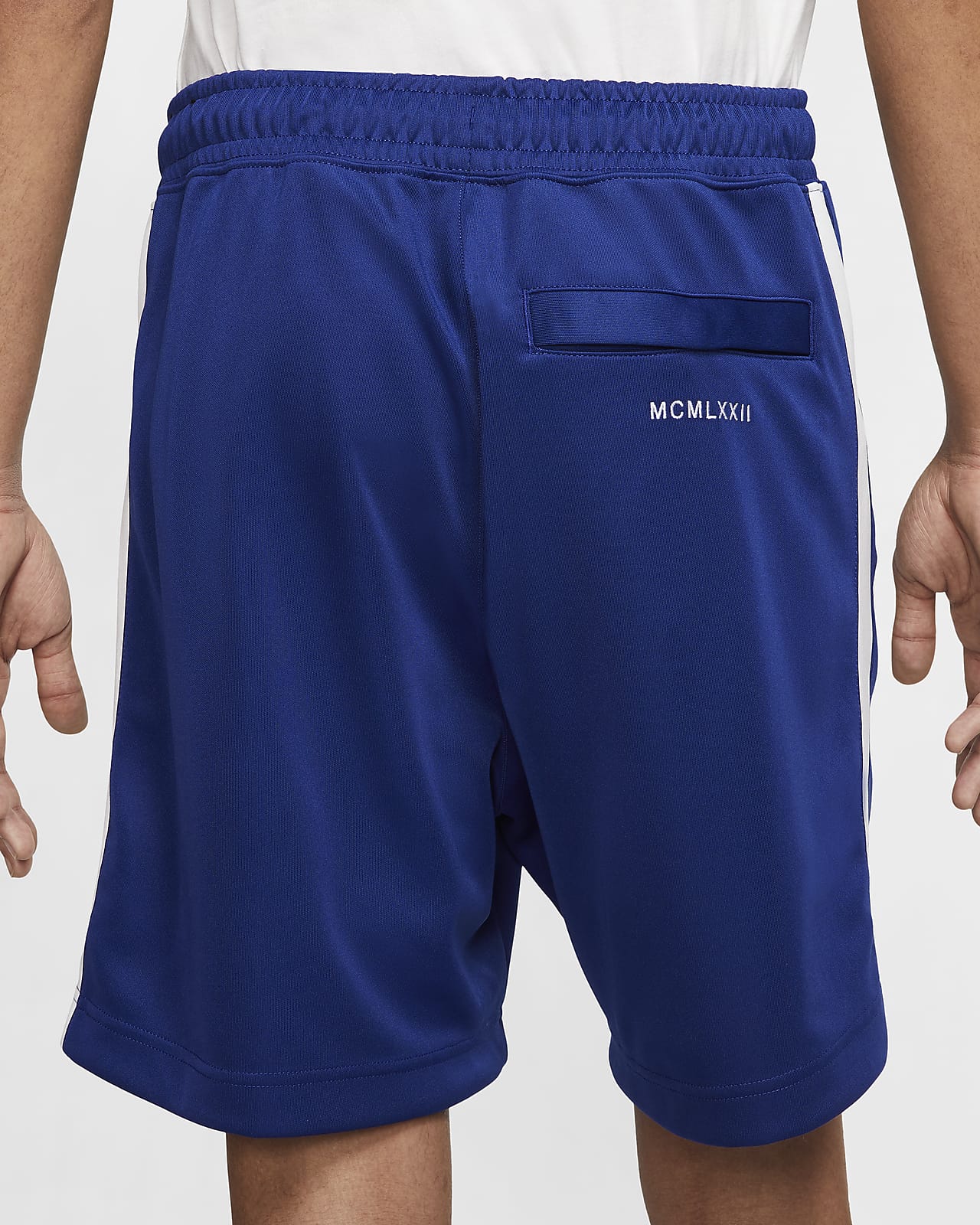 nike nsw swoosh shorts