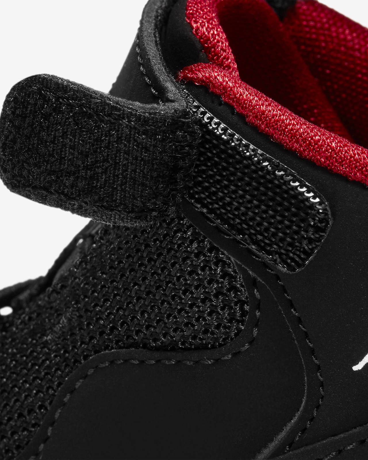 jordan max aura junior rouge