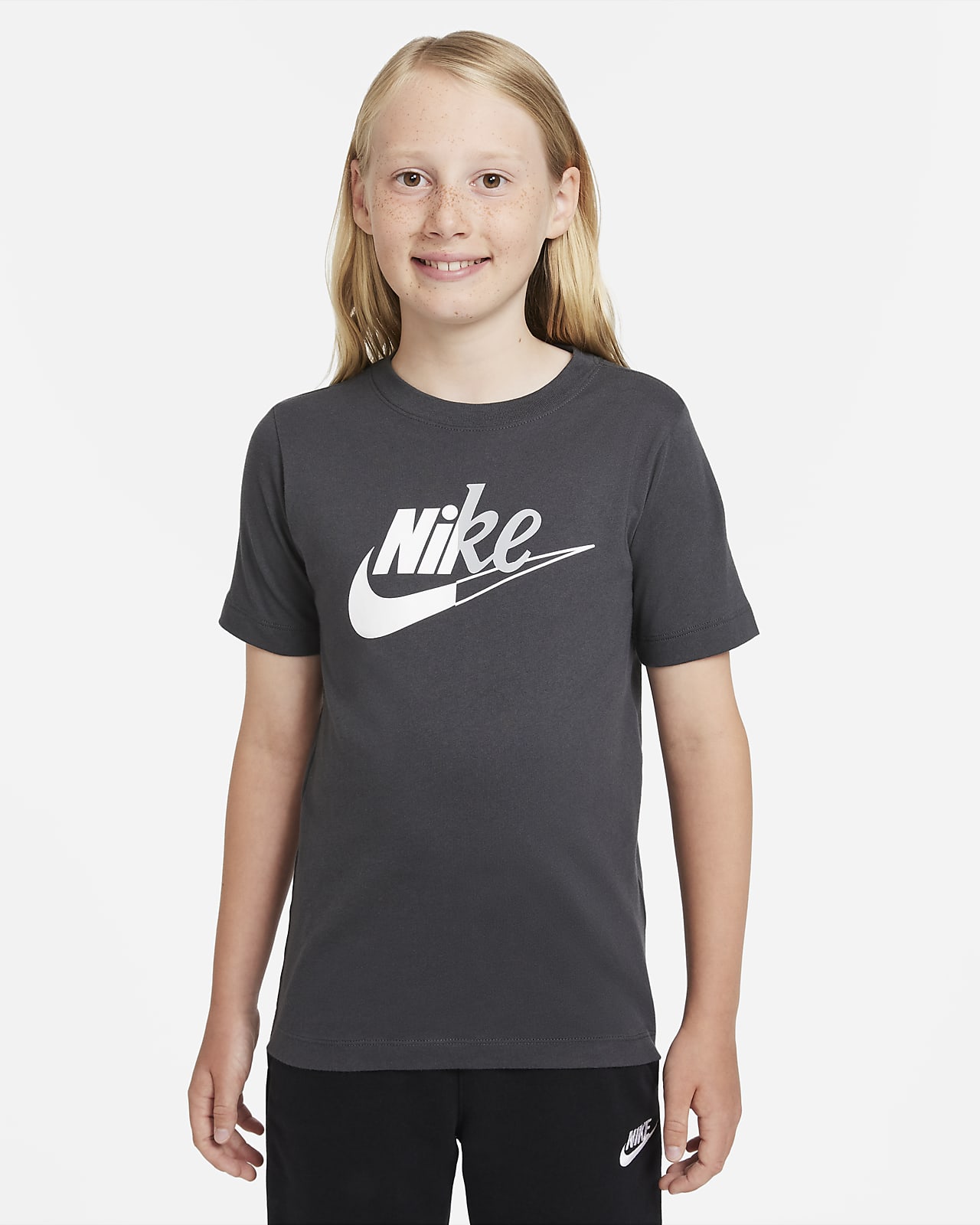 Playera para niño talla grande Nike Sportswear. Nike.com