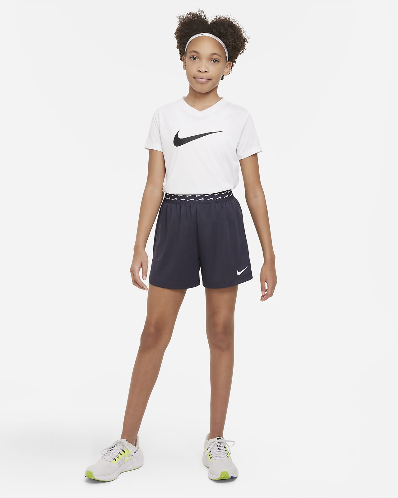 Nike Dri-FIT Trophy Older Kids' (Girls') Light-Support Sports Bra. Nike AT