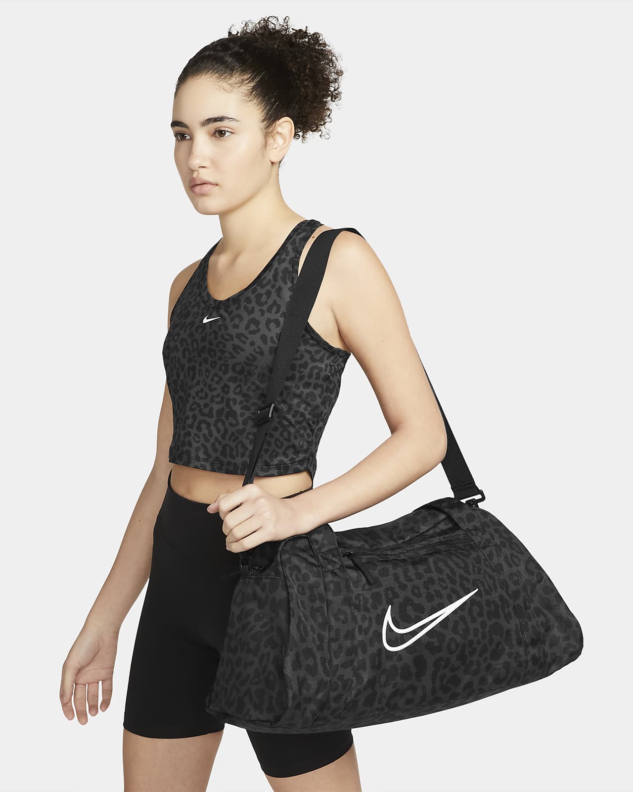 Nike Women's Gym Club Bag (24L)