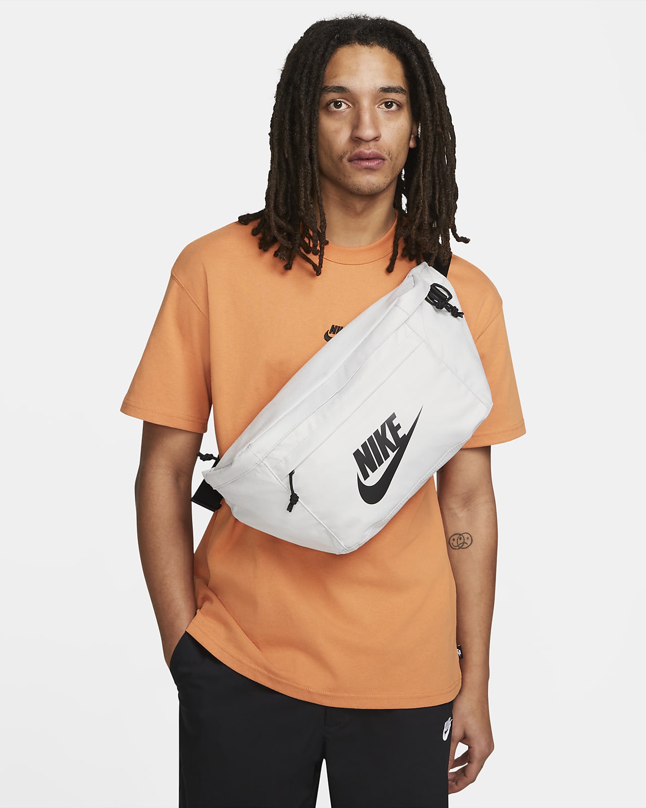 nike big fanny pack