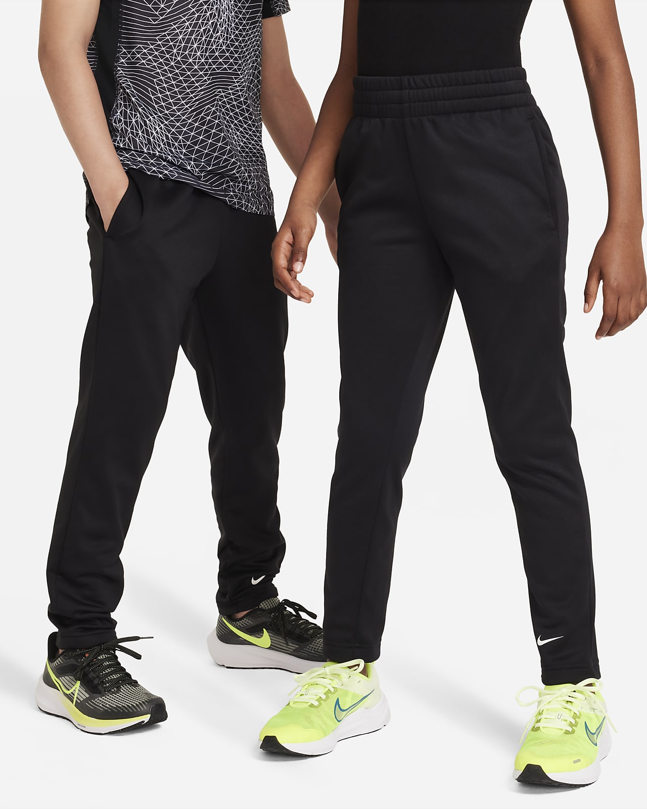 Pants de entrenamiento Therma-FIT con dobladillo abierto para niños talla grande Nike Multi