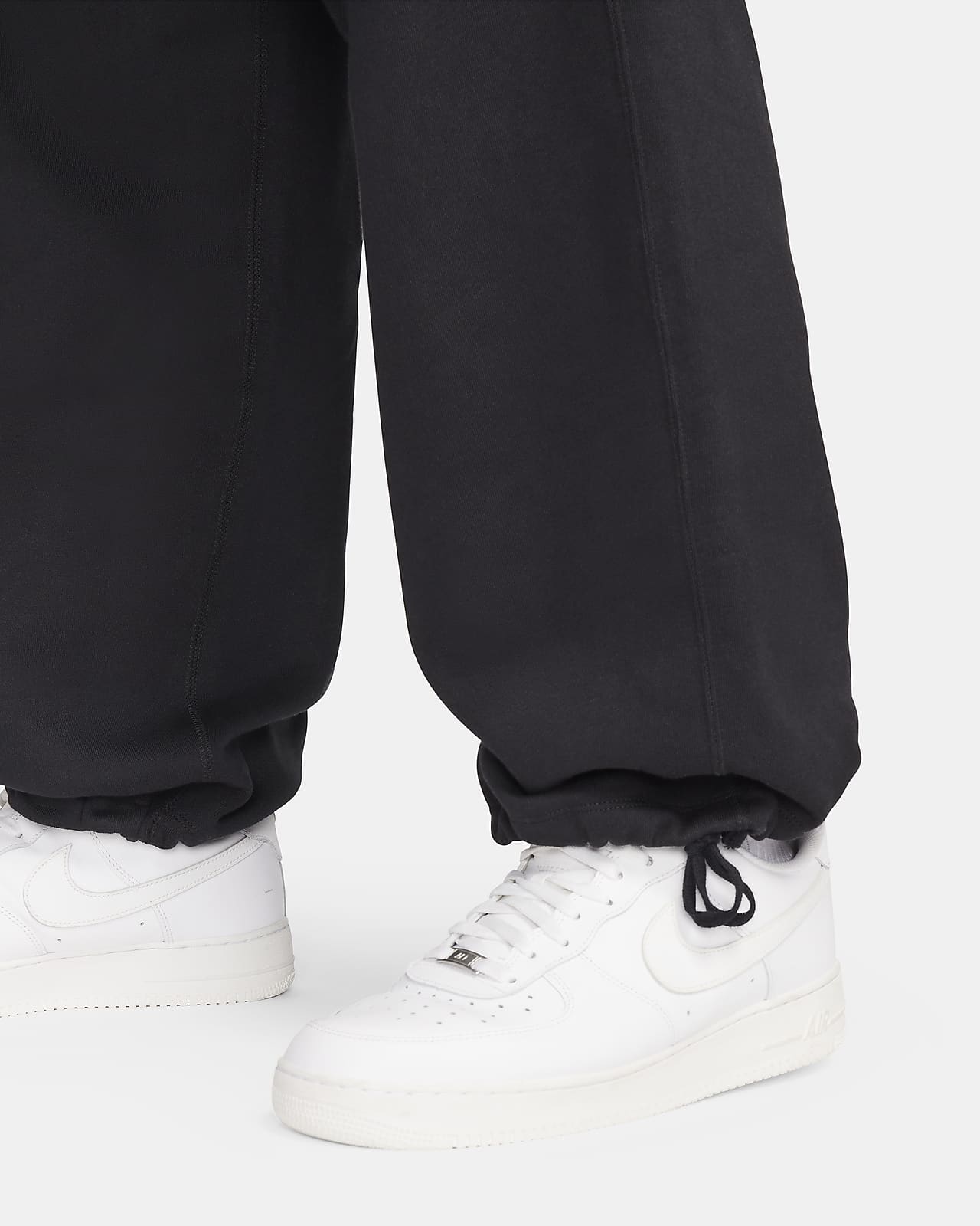 Jogger Pants Nike Solo Swoosh Men's Open-Hem Brushed-Back Fleece Pants  Black/ White