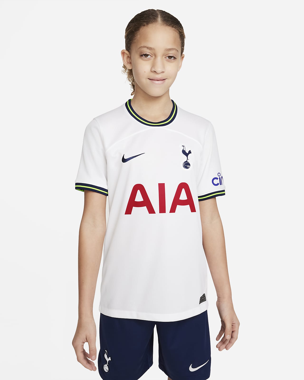 Tottenham Hotspur 2022/23 Stadium Home Older Kids' Nike Football Shirt. Nike