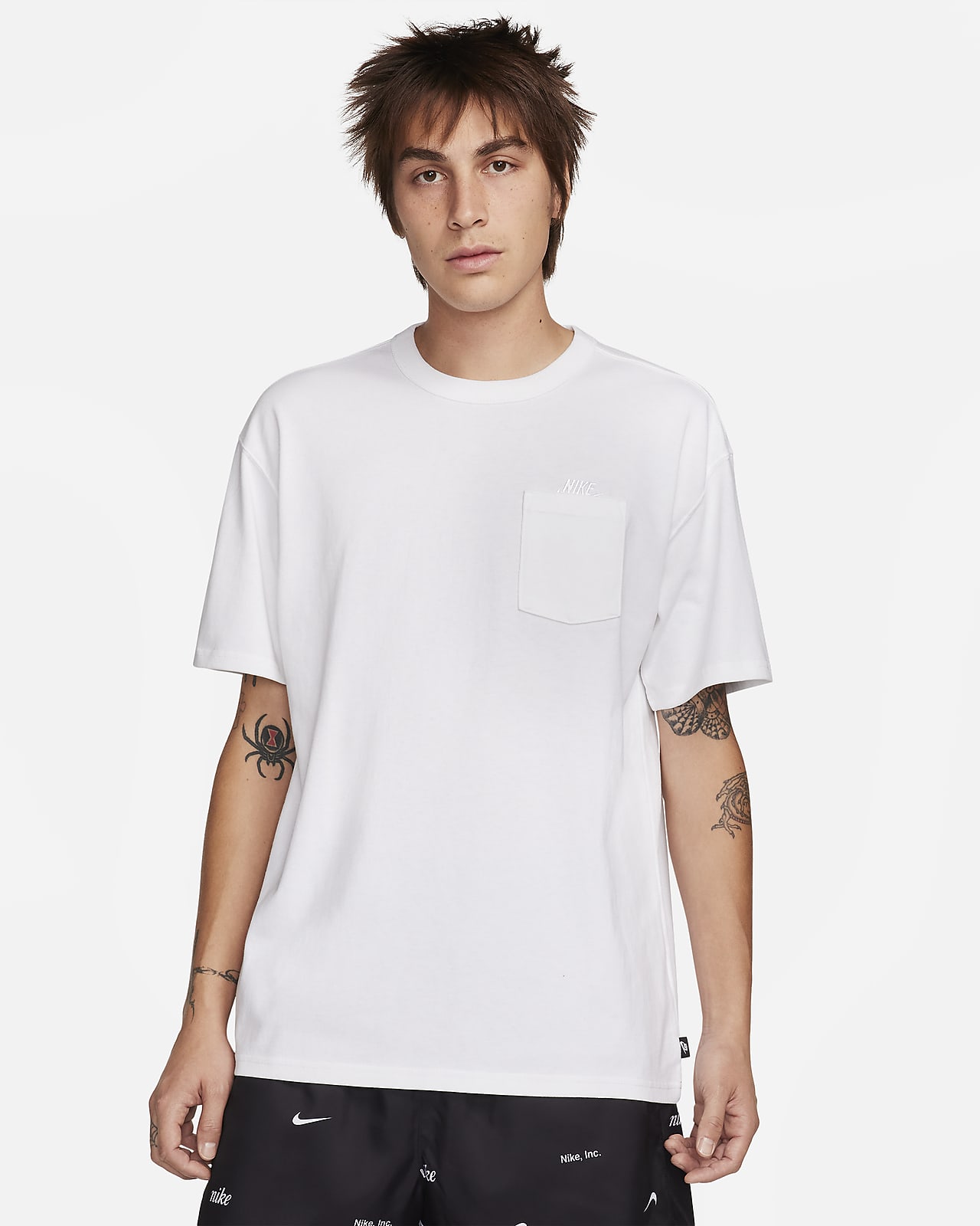 Nike Sportswear Premium Essentials Men's Pocket T-Shirt.
