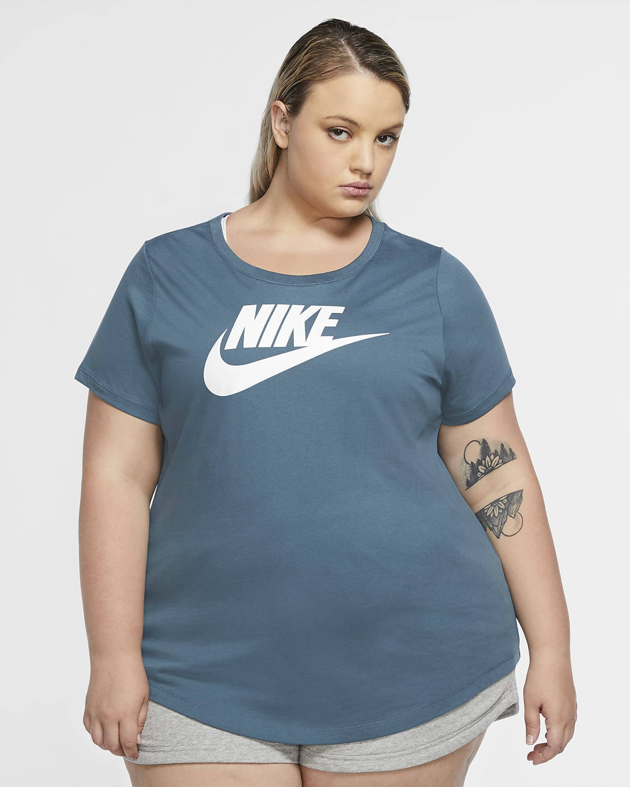 Playera para mujer (talla grande) Nike Sportswear Essential. Nike.com