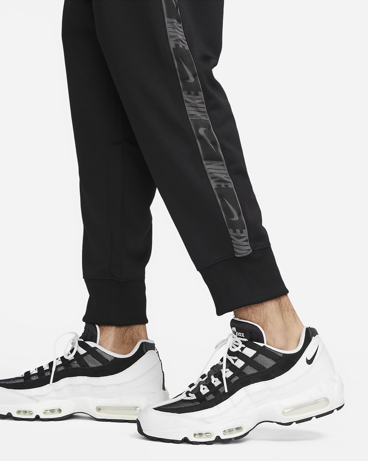 mens running joggers nike