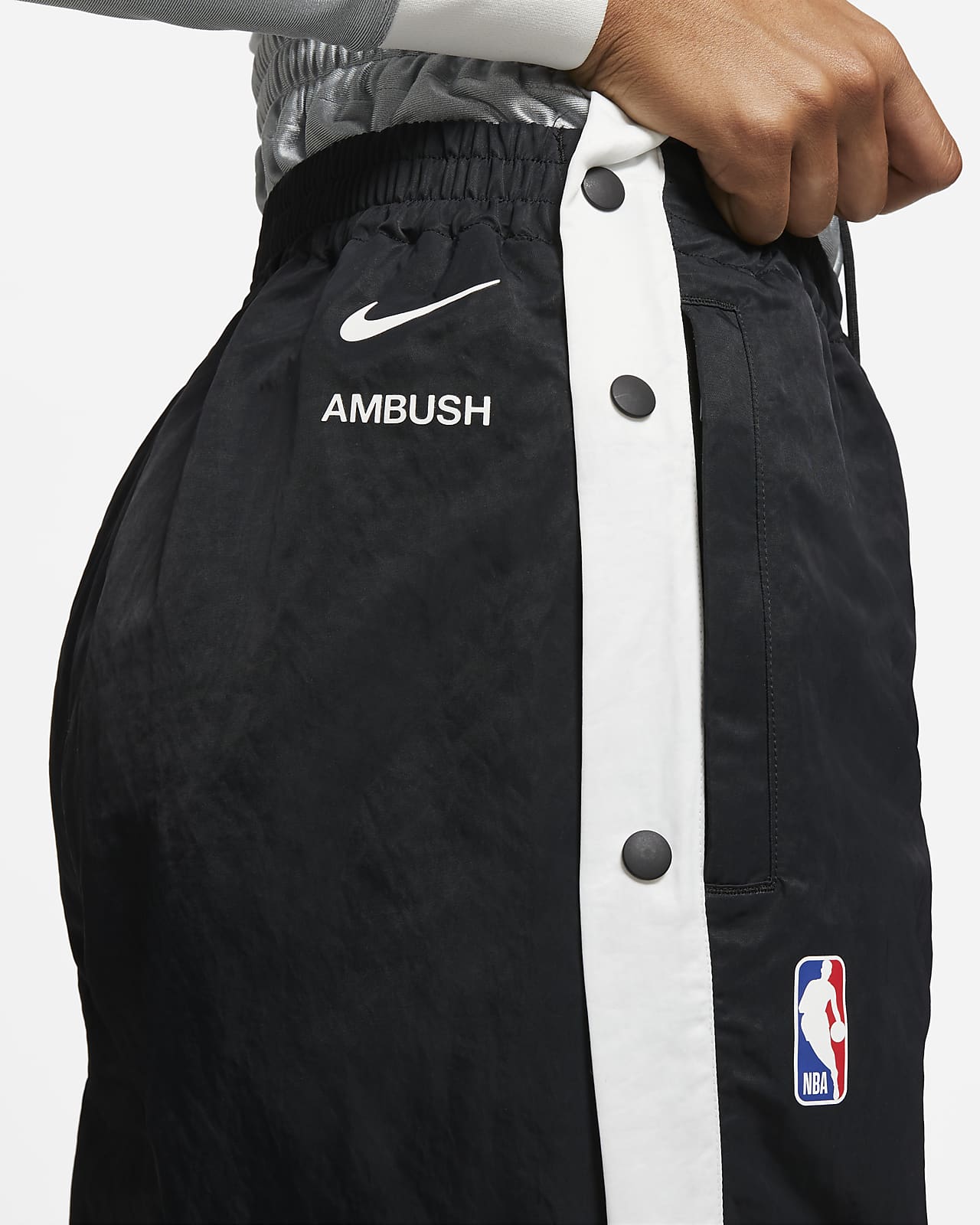 Pantalones con cierre de botones en para mujer Nike AMBUSH. Nike MX