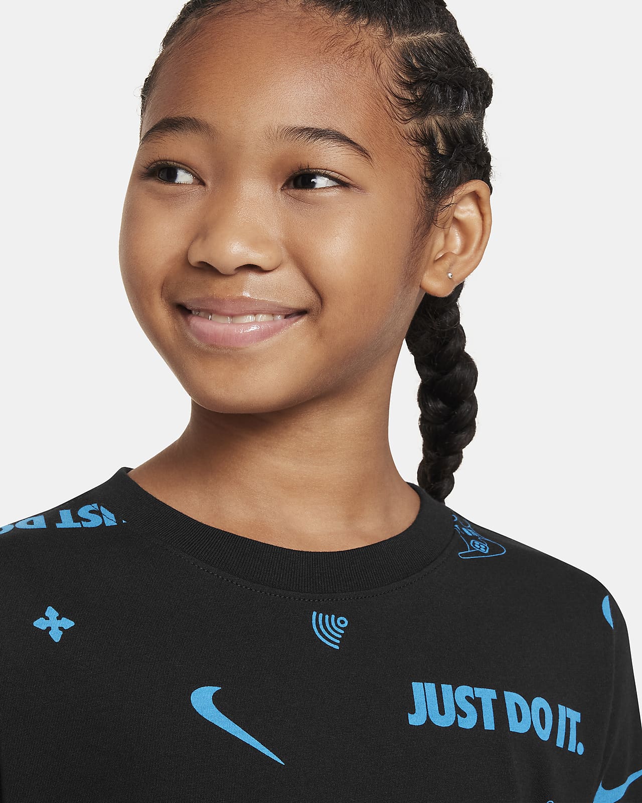 Nike Sportswear Older Kids Long Sleeve T Shirt. Nike UK