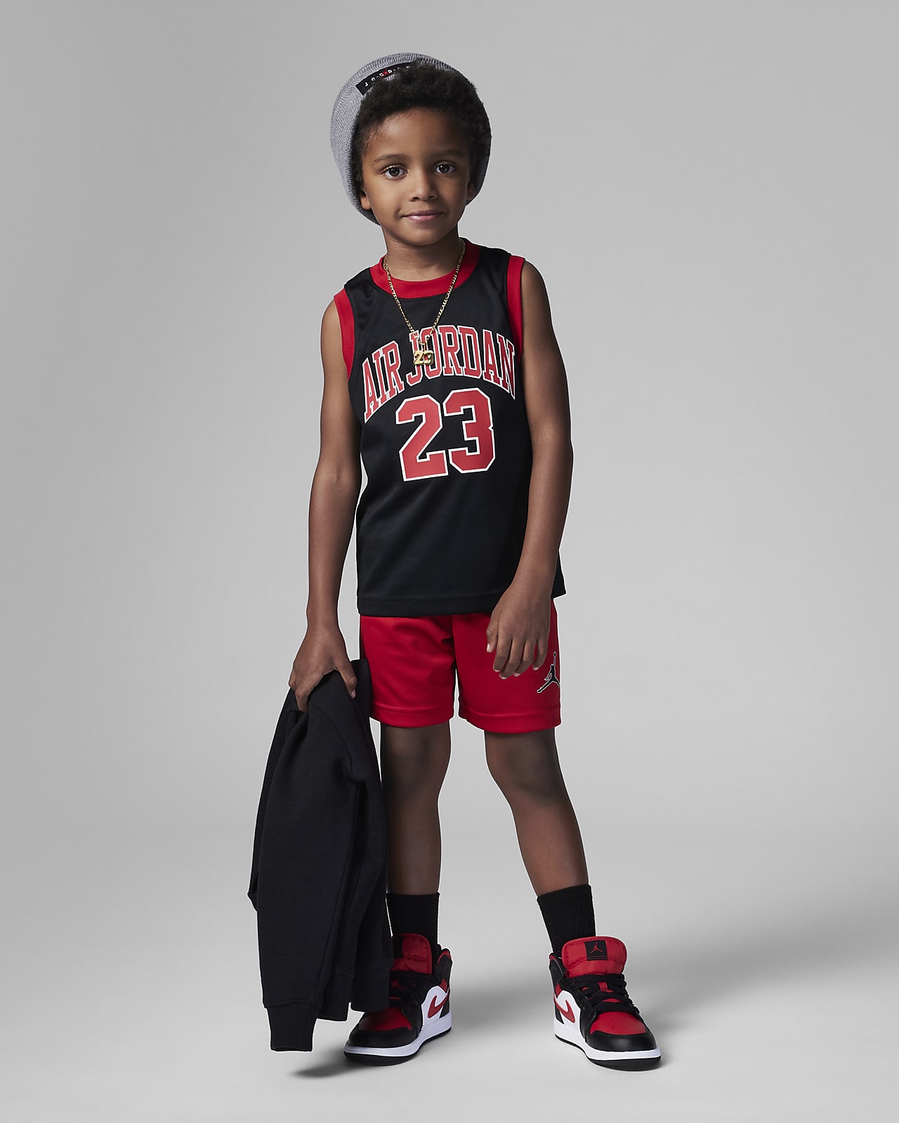 playera y shorts para niños talla pequeña Jordan. Nike.com