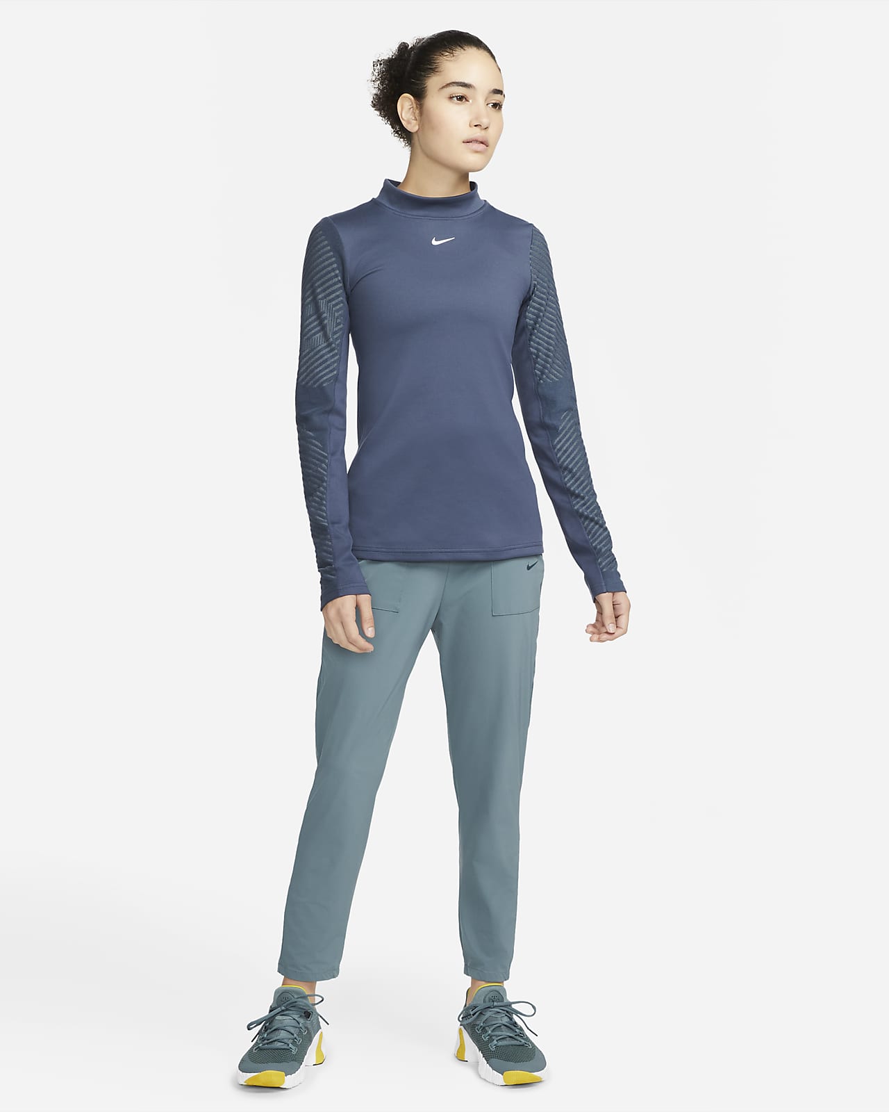 Playera de manga larga Nike Pro Therma-FIT ADV para mujer. Nike.com