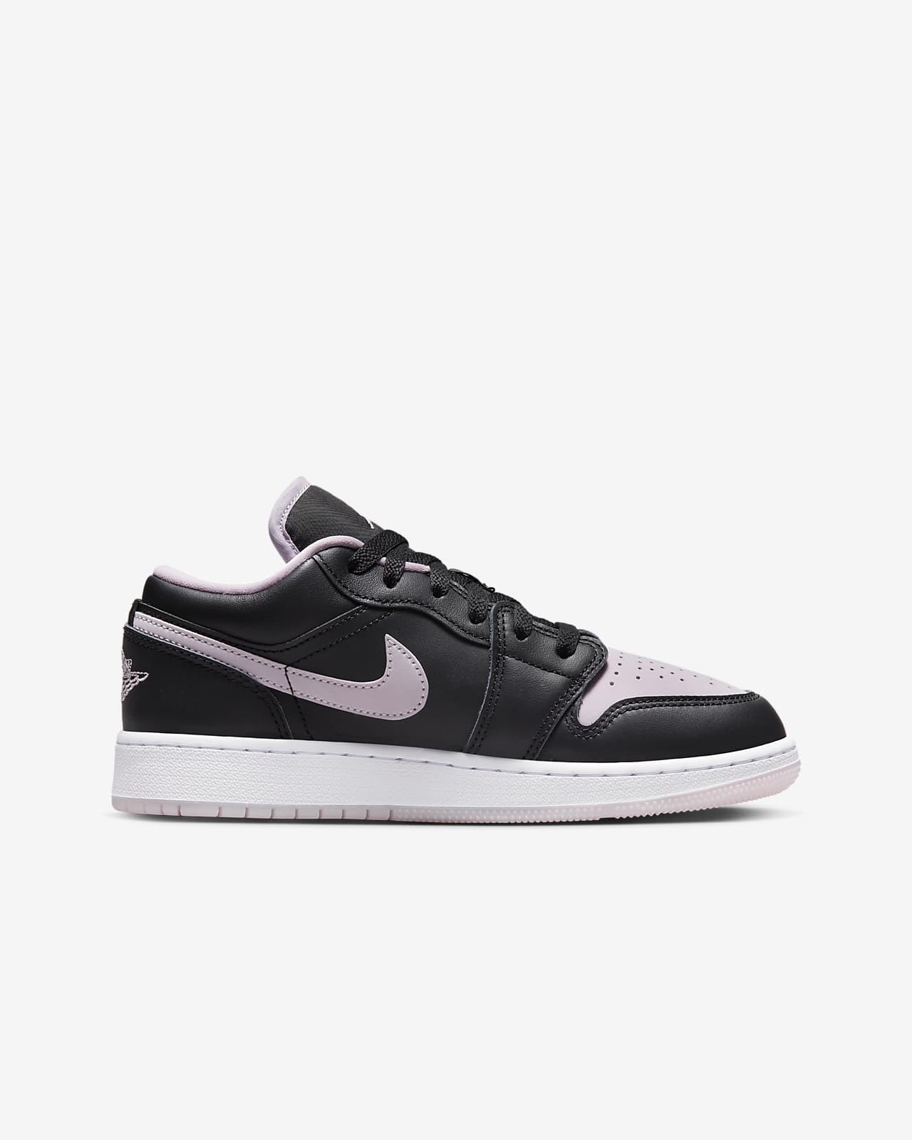 Air Jordan 1 Low SE Older Kids' Shoes. Nike IE