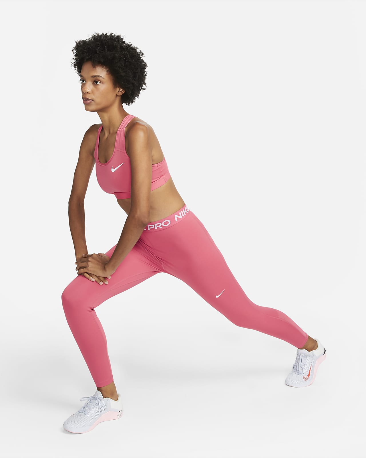 Nike Pro 365 7/8-os, magas derekú női leggings. Nike HU