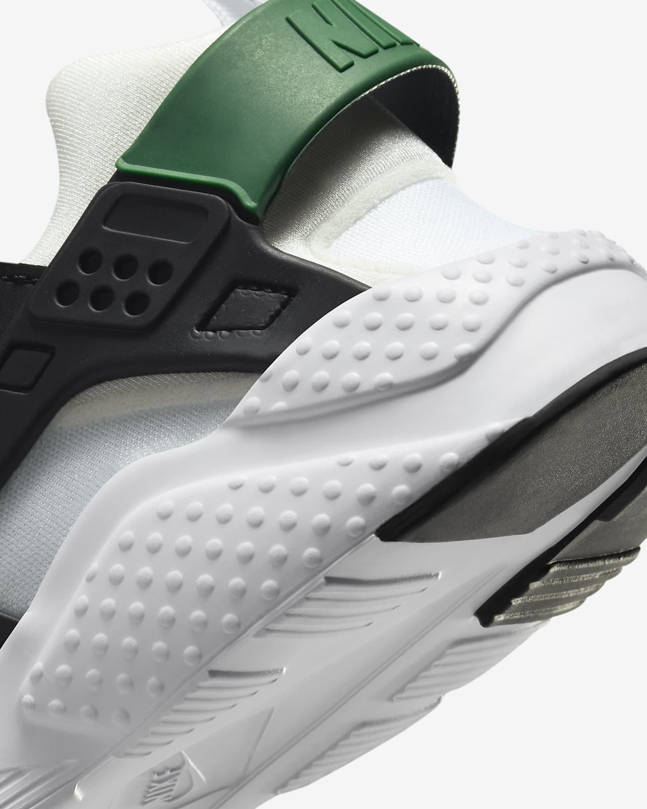 Huarache noir outlet et blanche jordan