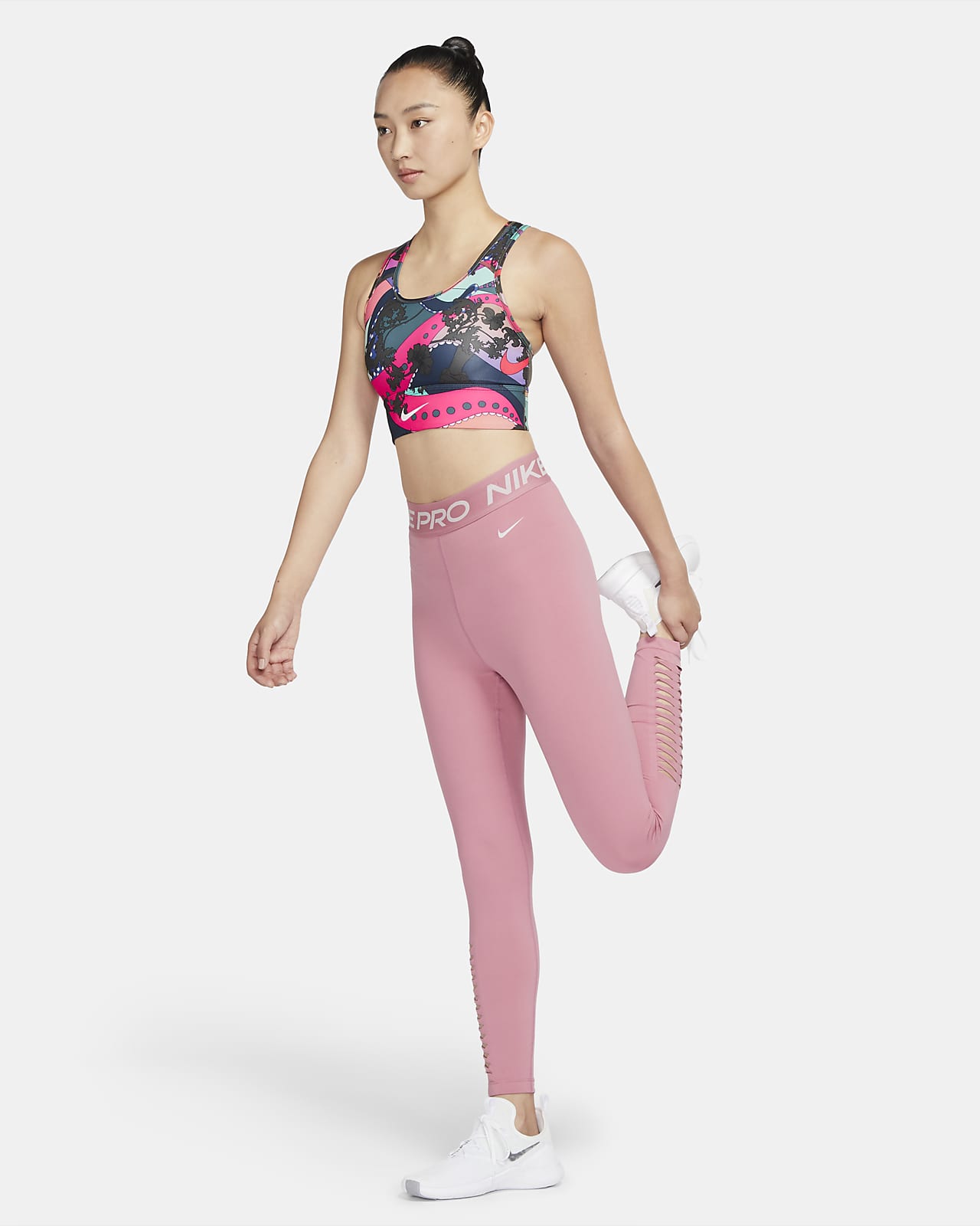 Nike Swoosh Icon Clash Women's Medium-Support 1-Piece Pad Longline Printed  Sports Bra
