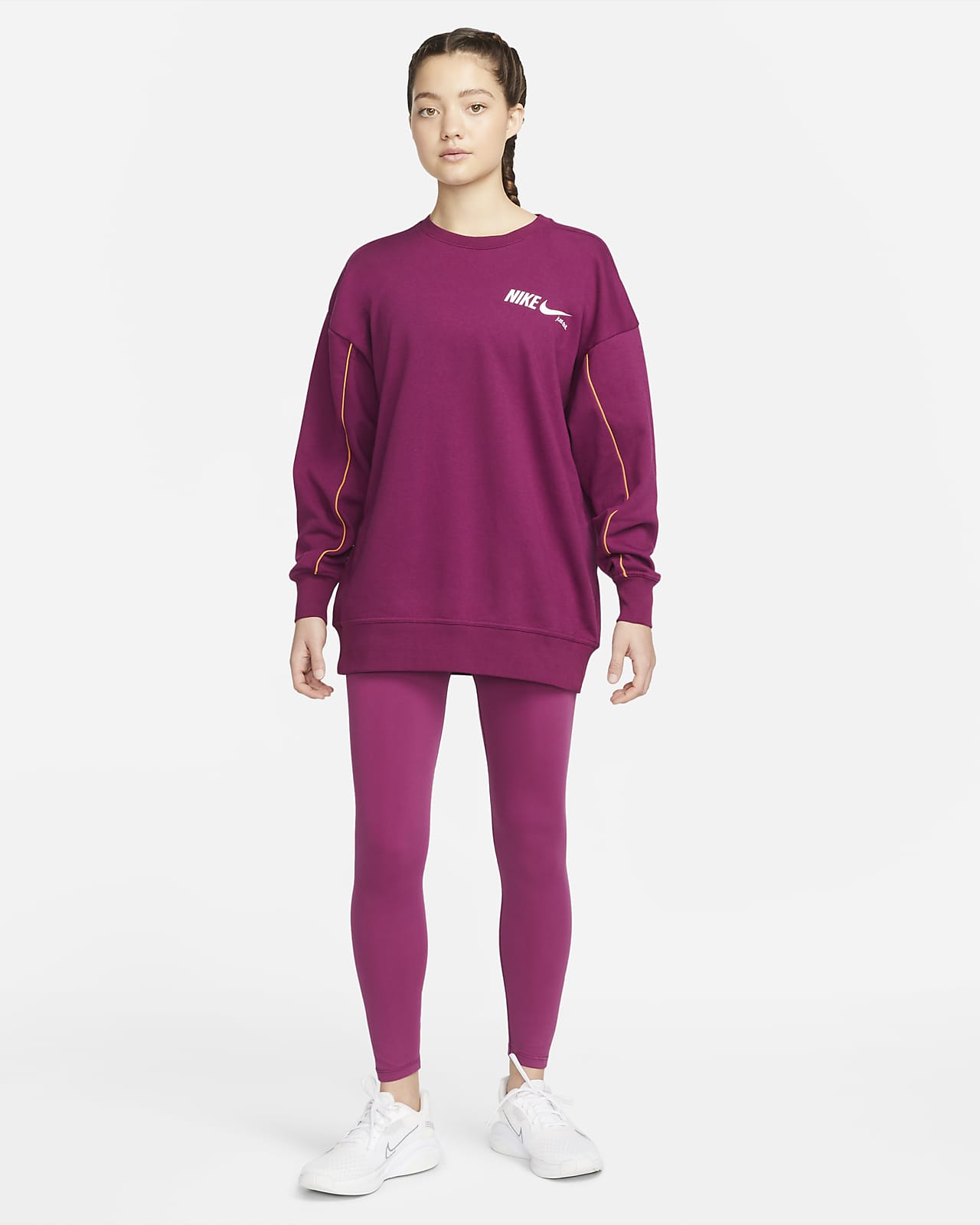 Nike Dri-FIT Get Fit Women's Graphic Crew Sweatshirt. Nike GB