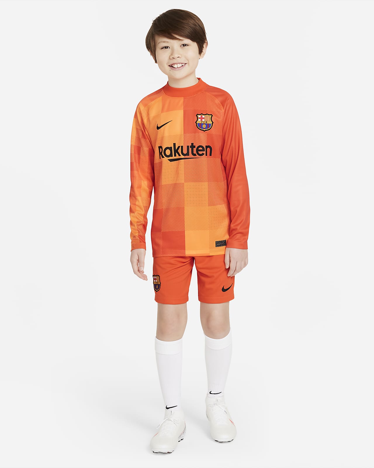 F.C. Barcelona 2021/22 Stadium Goalkeeper Older Kids' Football Shorts ...