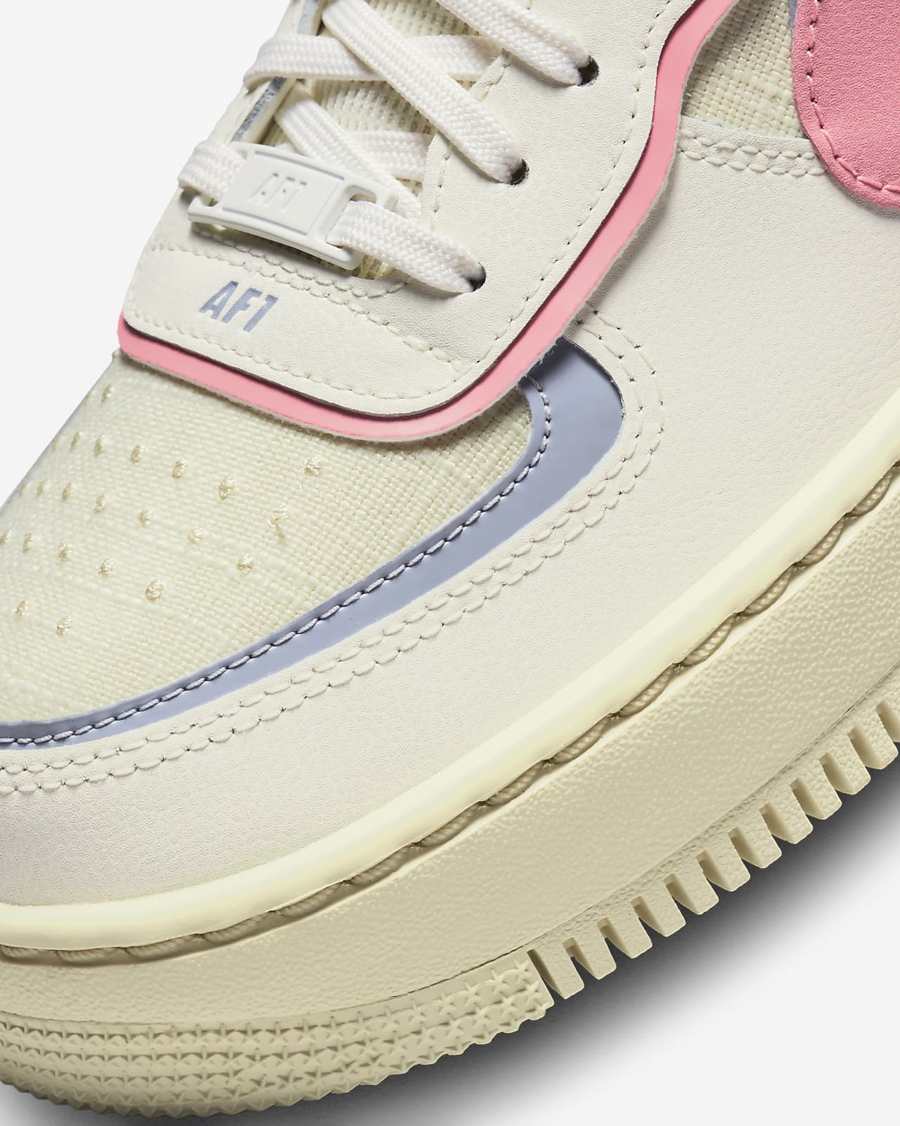 Nike Air Force 1 - Zapatos deportivos para mujer, color rosa perlado/coral  y blanco, talla 5.5, Rosa perla/Tiza coral-blanco