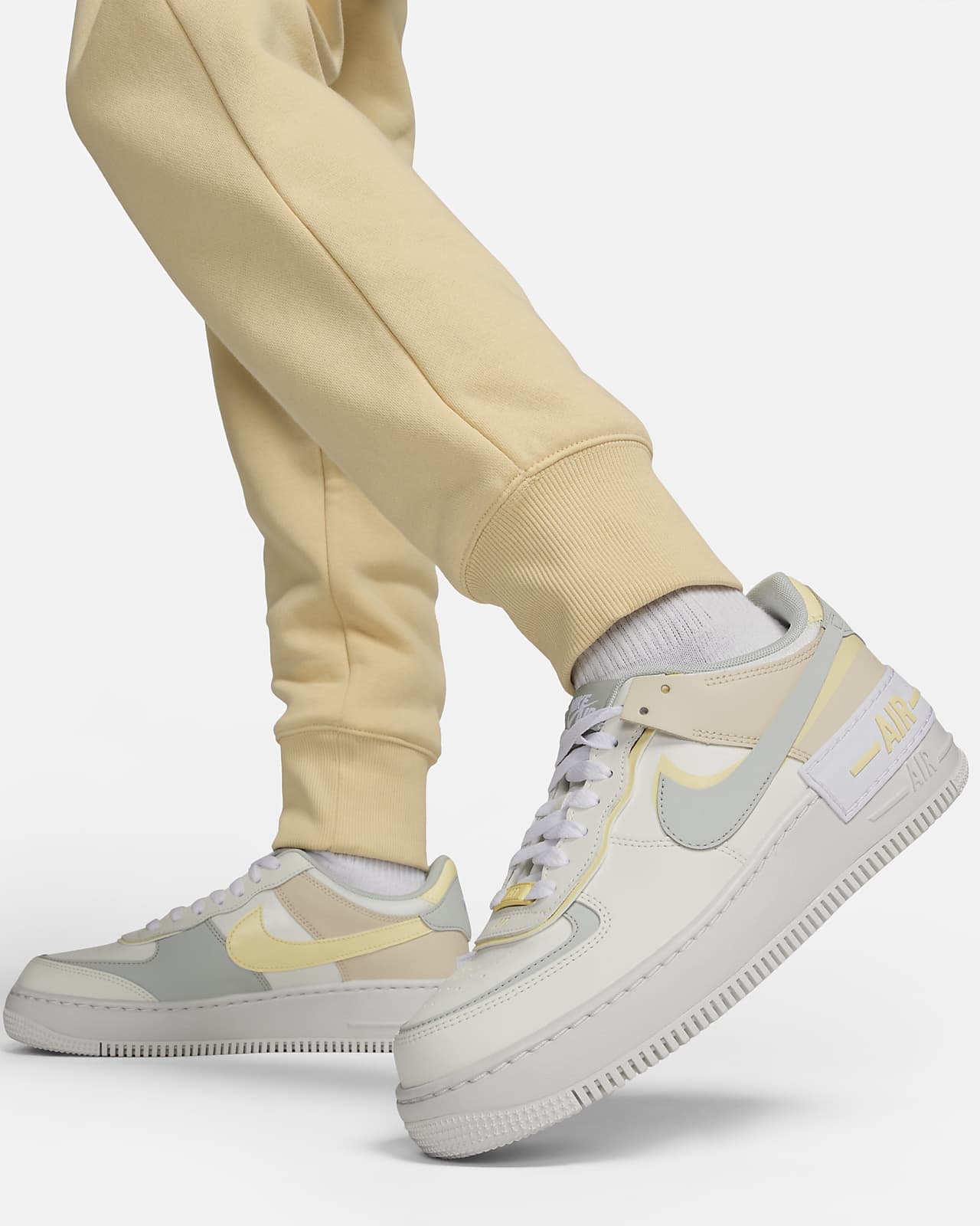 Nike Sportswear Phoenix Fleece Women's HighWaisted Fleece Joggers. Nike LU