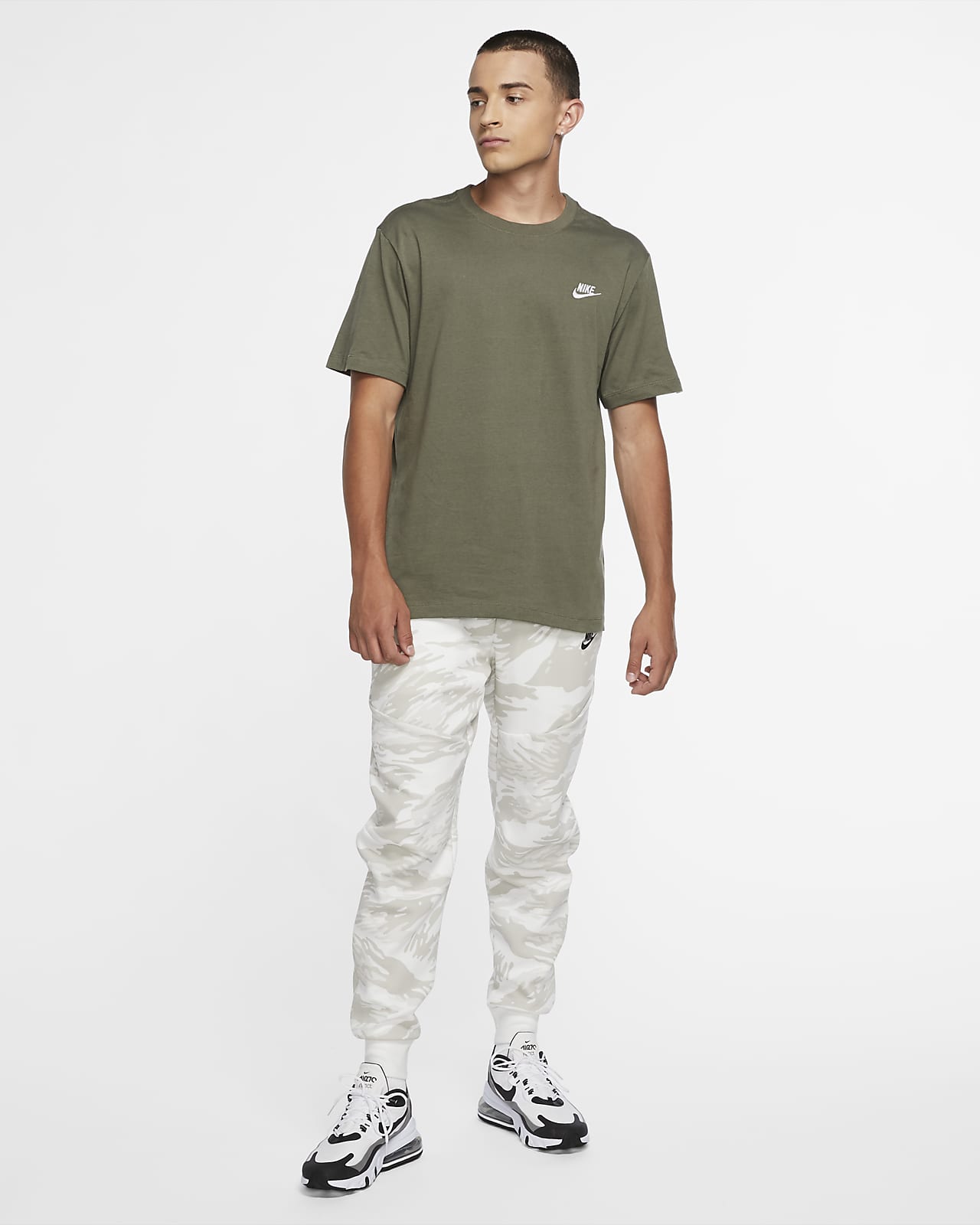 Nike Tech Fleece joggebukse med kamotrykk til herre. Nike NO Nike Tech Fleece joggebukse med kamotrykk til herre. Nike NO