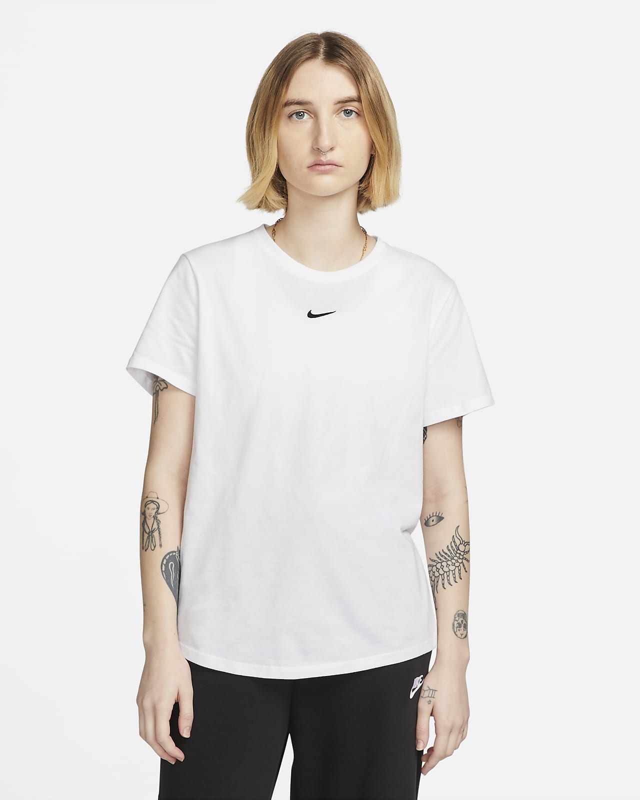 T-shirt Nike Sportswear Essential para mulher. Nike PT