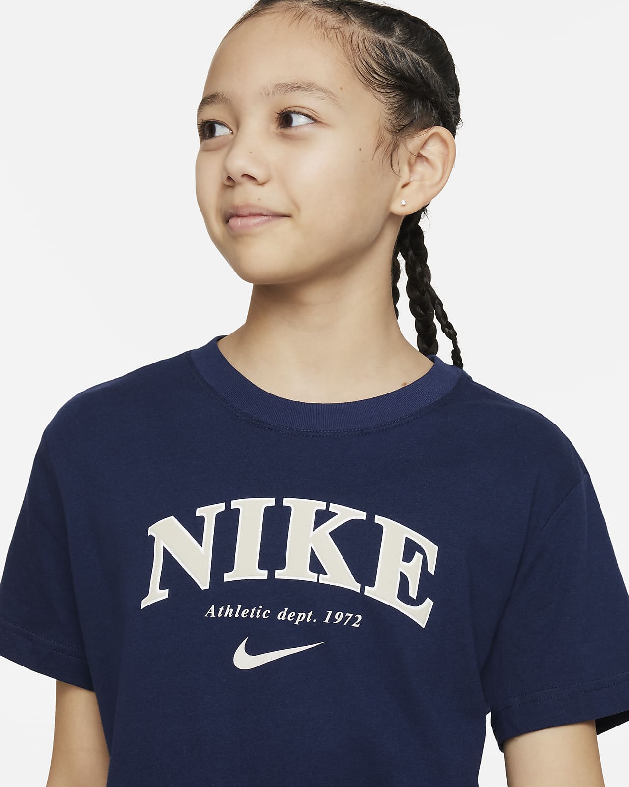 Nike Sportswear Older Kids' (Girls') T-Shirt. Nike AE