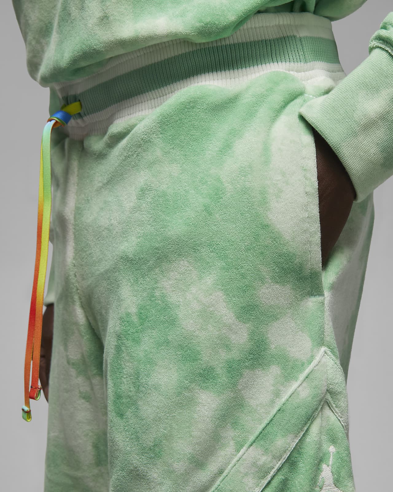 Jordan x J Balvin Men's Shorts. Nike BG