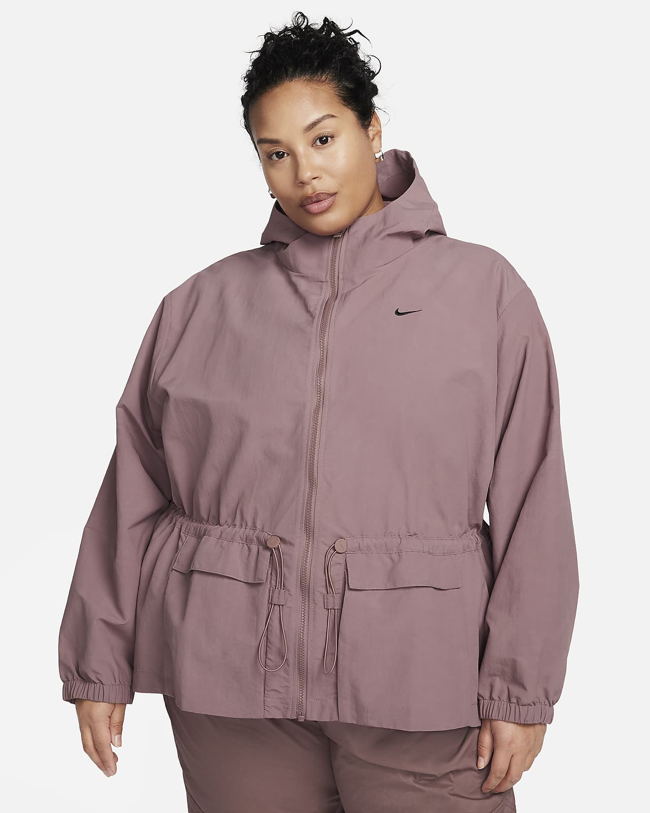 Nike Sportswear Everything Wovens túlméretezett, kapucnis női kabát (plus size méret)