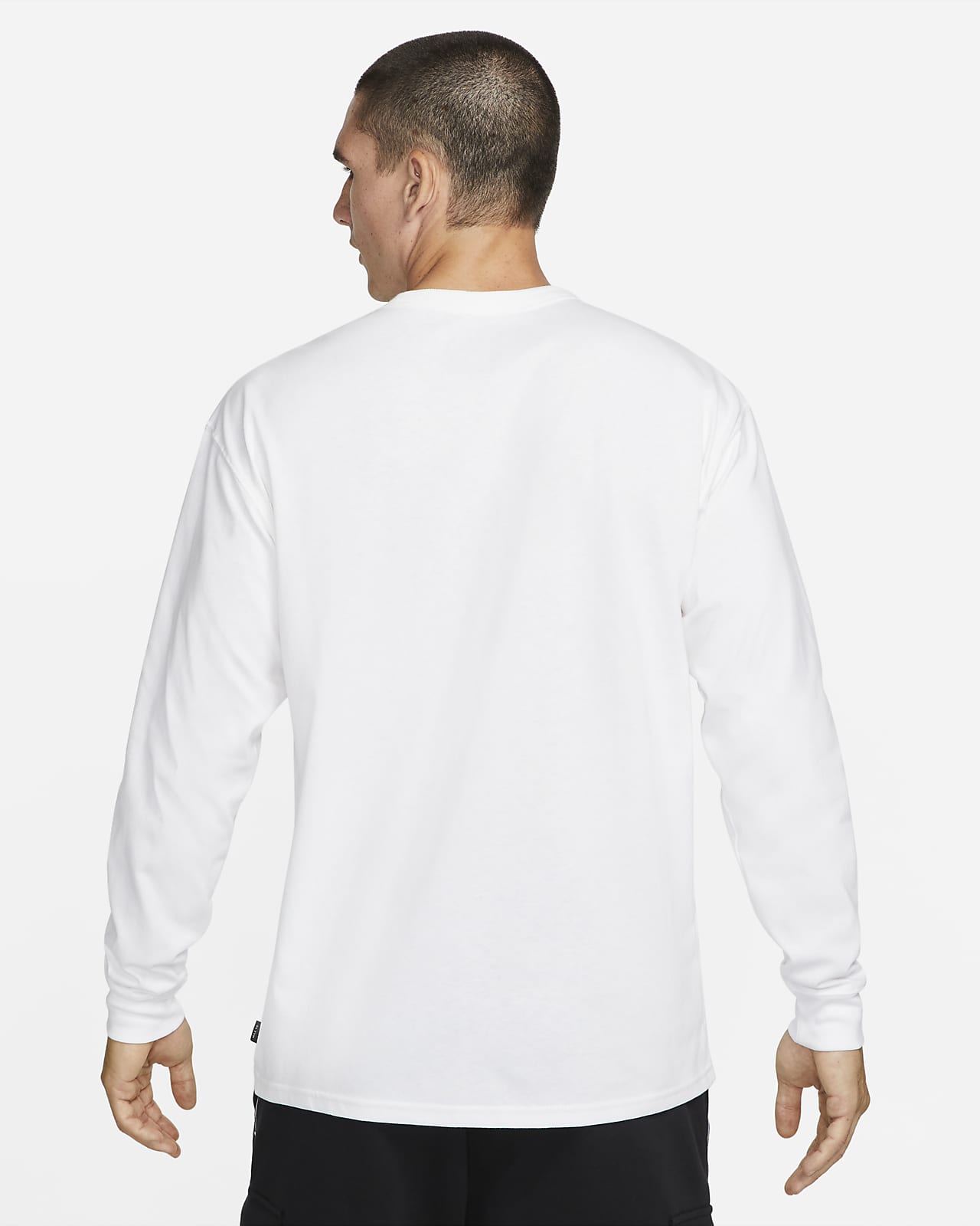 Nike Sportswear Premium Essentials Men's Long-Sleeve Pocket T-Shirt ...