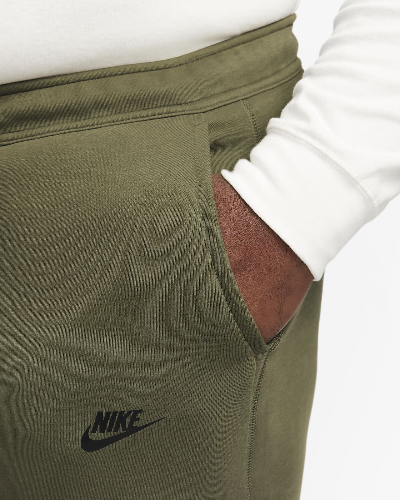 Pantalon de jogging Nike Sportswear Tech Fleece pour homme. Nike BE