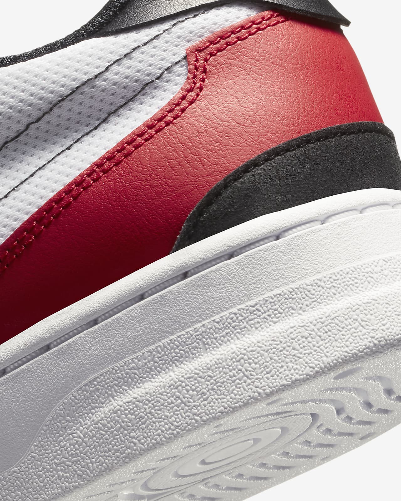 nike squash type 42