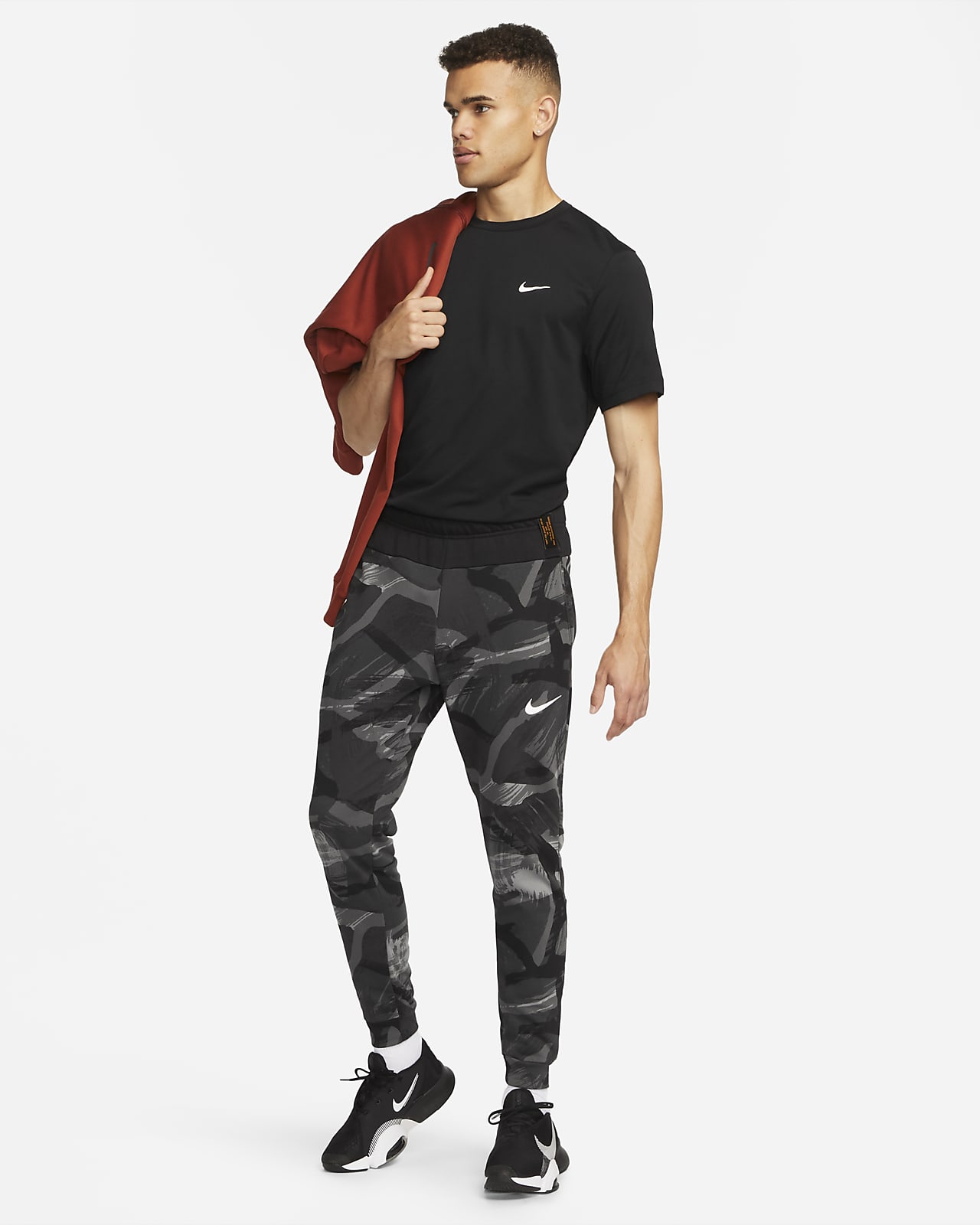 Nike Dri-FIT fitnessbroek taps design en camouflageprint heren. Nike NL
